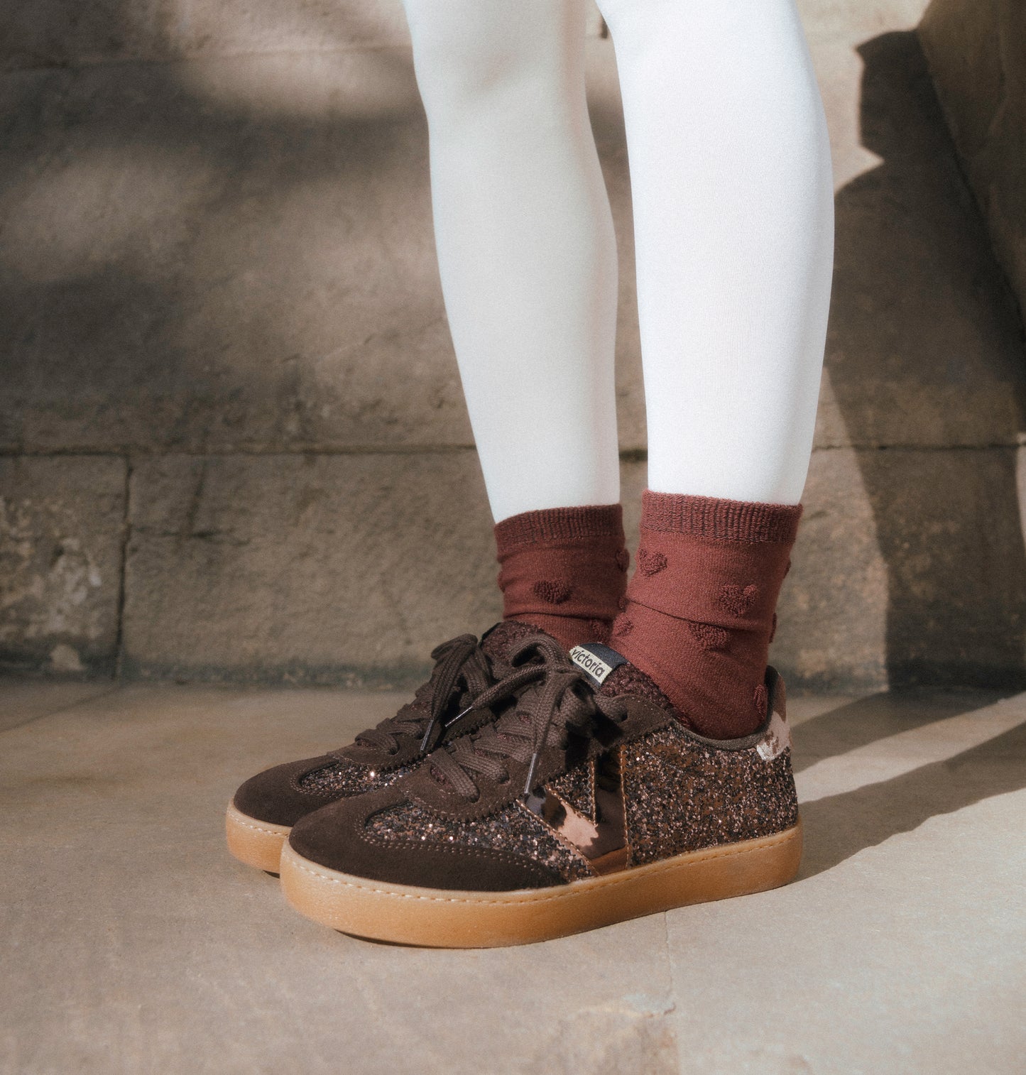V 9126033 heart detail socks burgundy