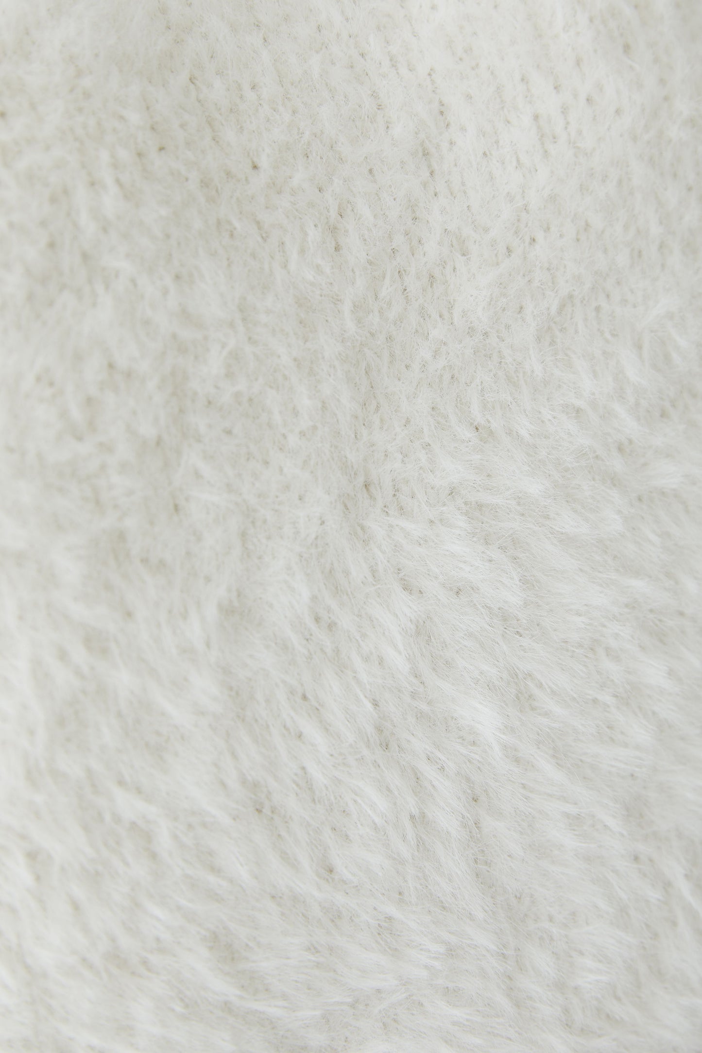 O 95970 Fluffy short sleeve knit top