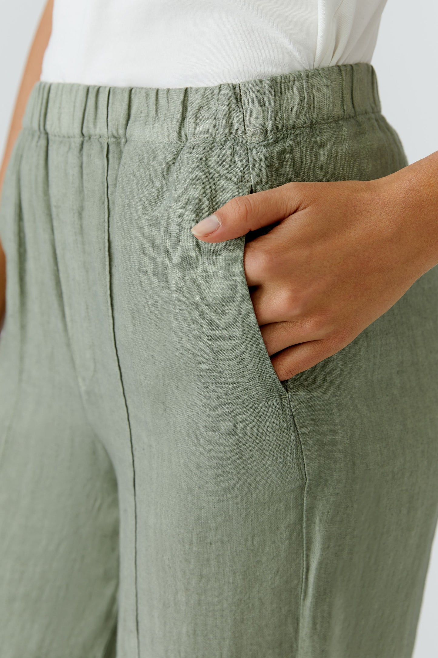 O 97142 Seem detail wide leg linen trousers