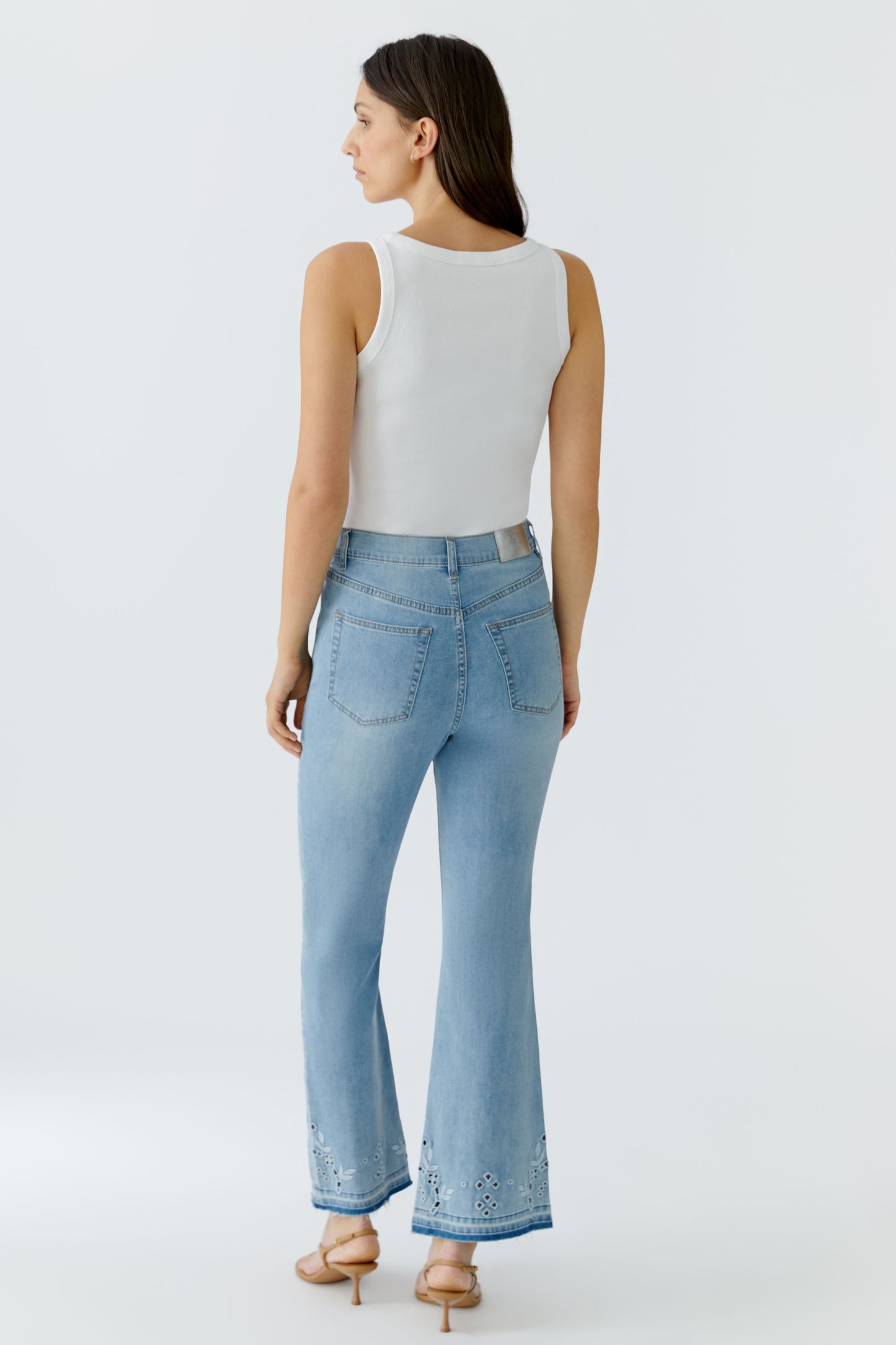 O 97658 Broderie raw hem bootleg jeans
