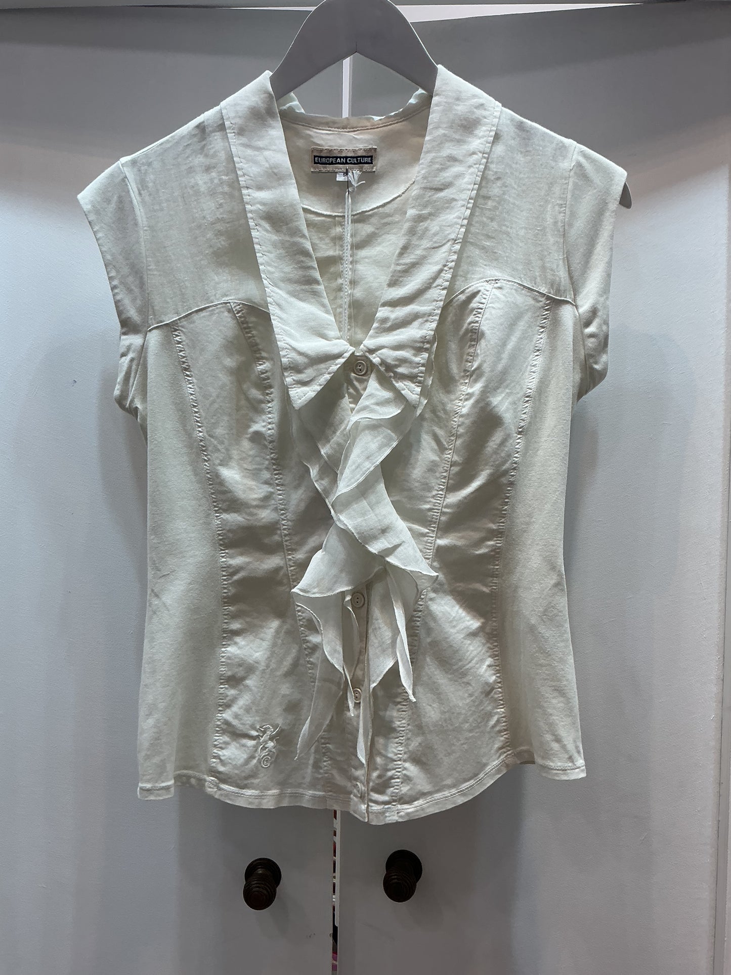 Ec 661U6700 S/S Frill front basque blouse