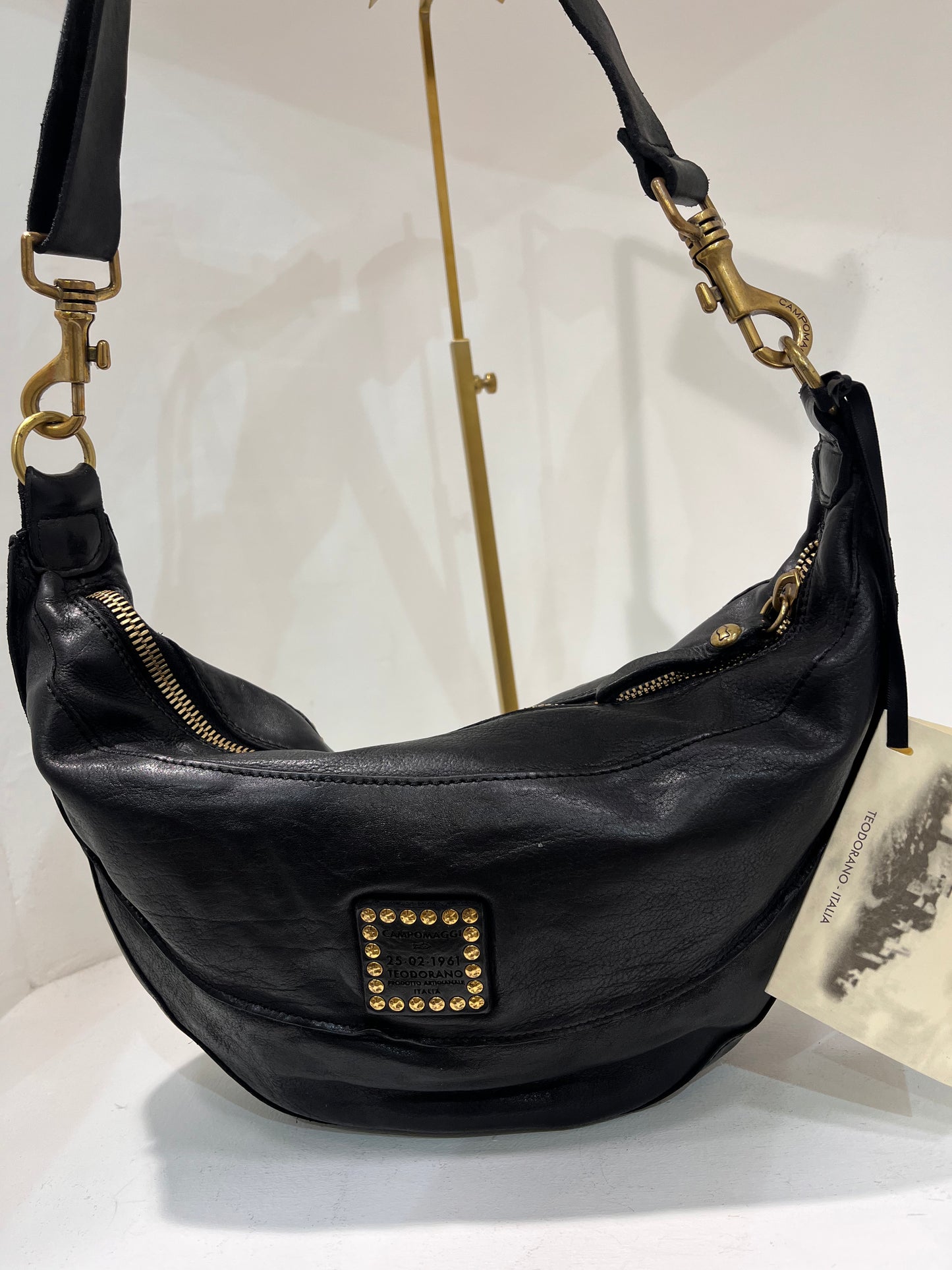C C040240 Slouch scoop soft shoulder bag