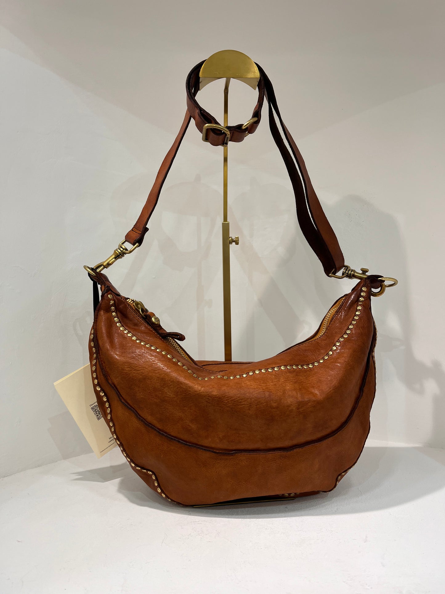 C C040240 Slouch scoop soft shoulder bag