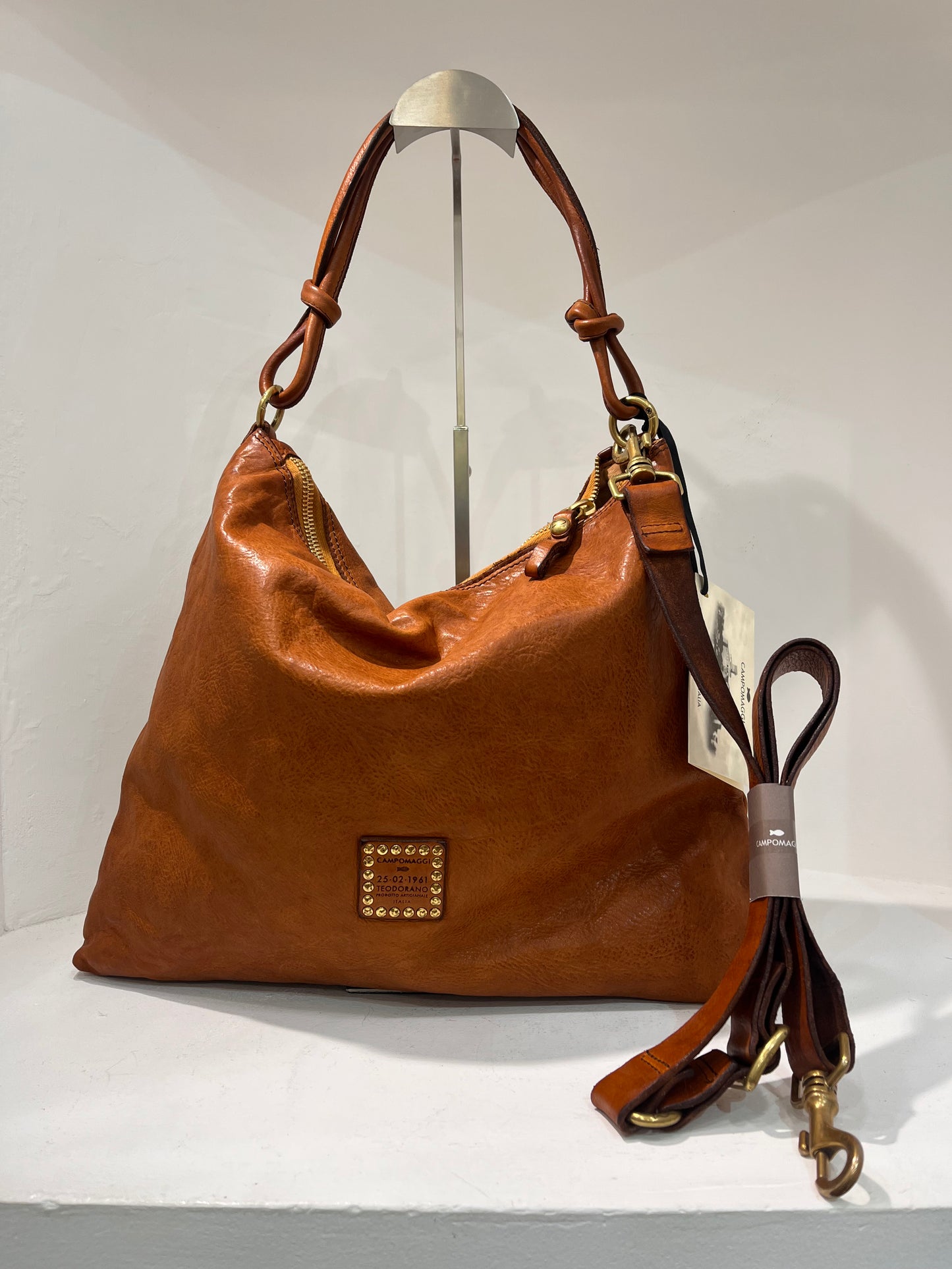 C C040610 Medium knot strap shoulder bag