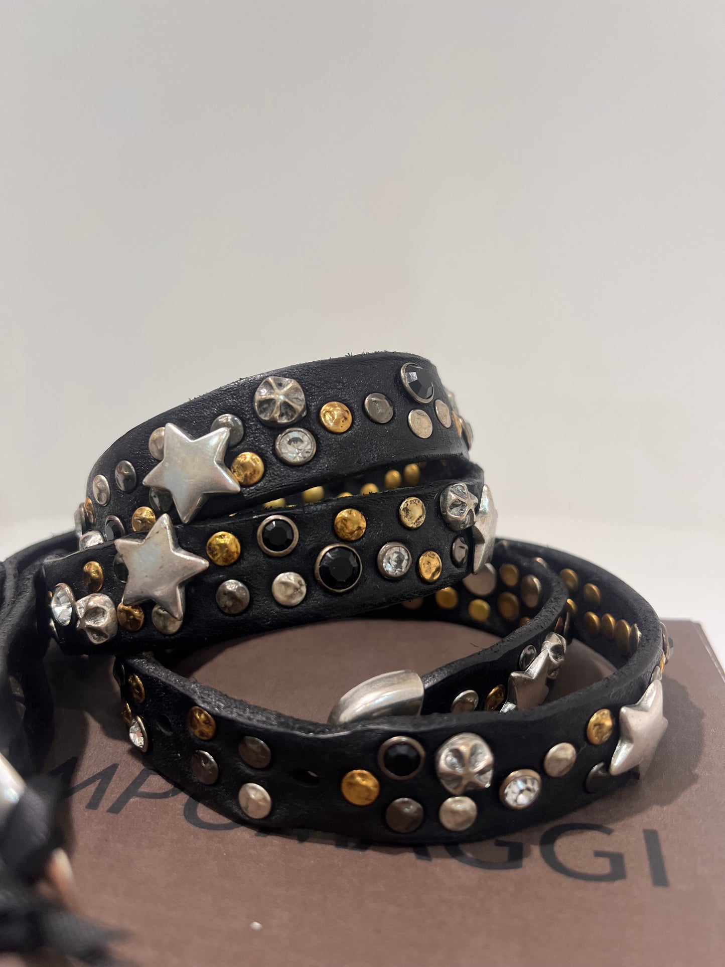 C C038250 Stars crystals and stud 2cm belt