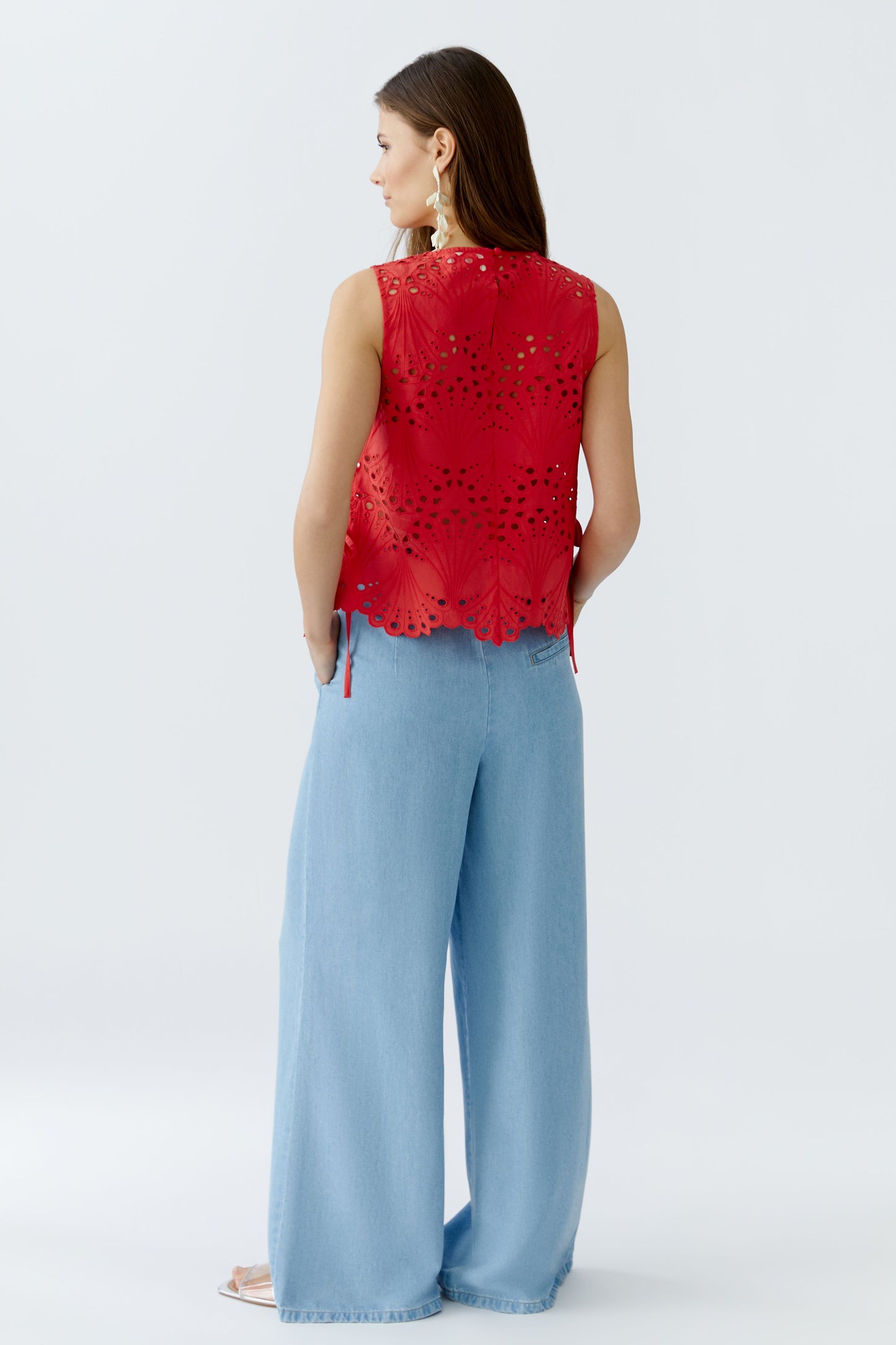 O 93734 tie side sleeveless top