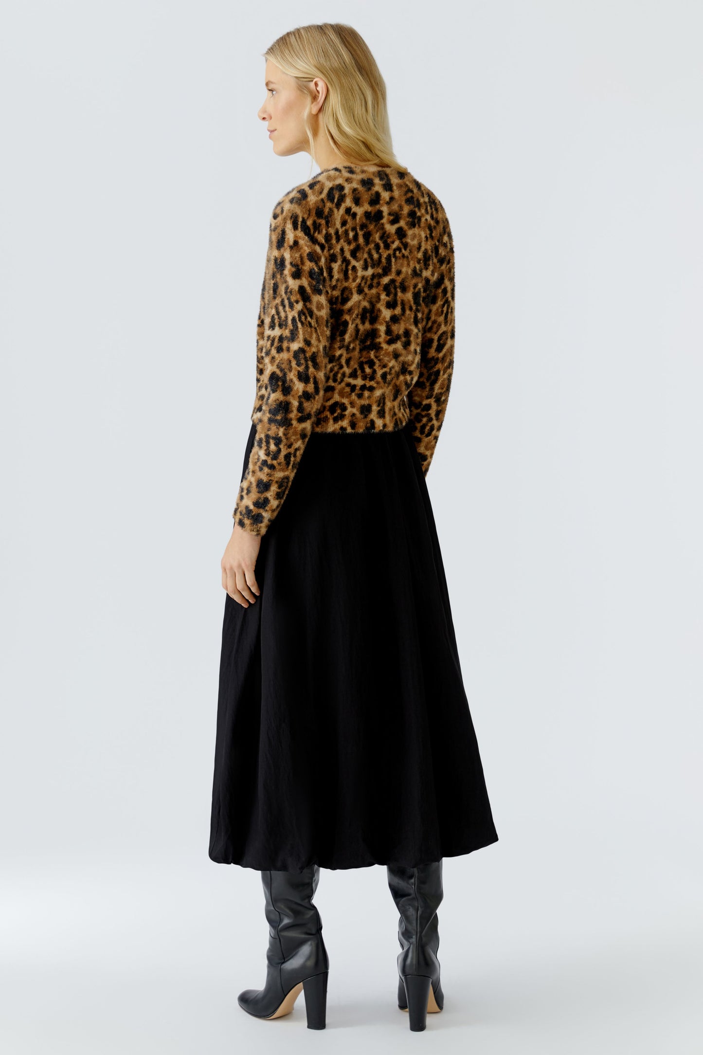 O 86112 Leopard fluffy fitted jumper