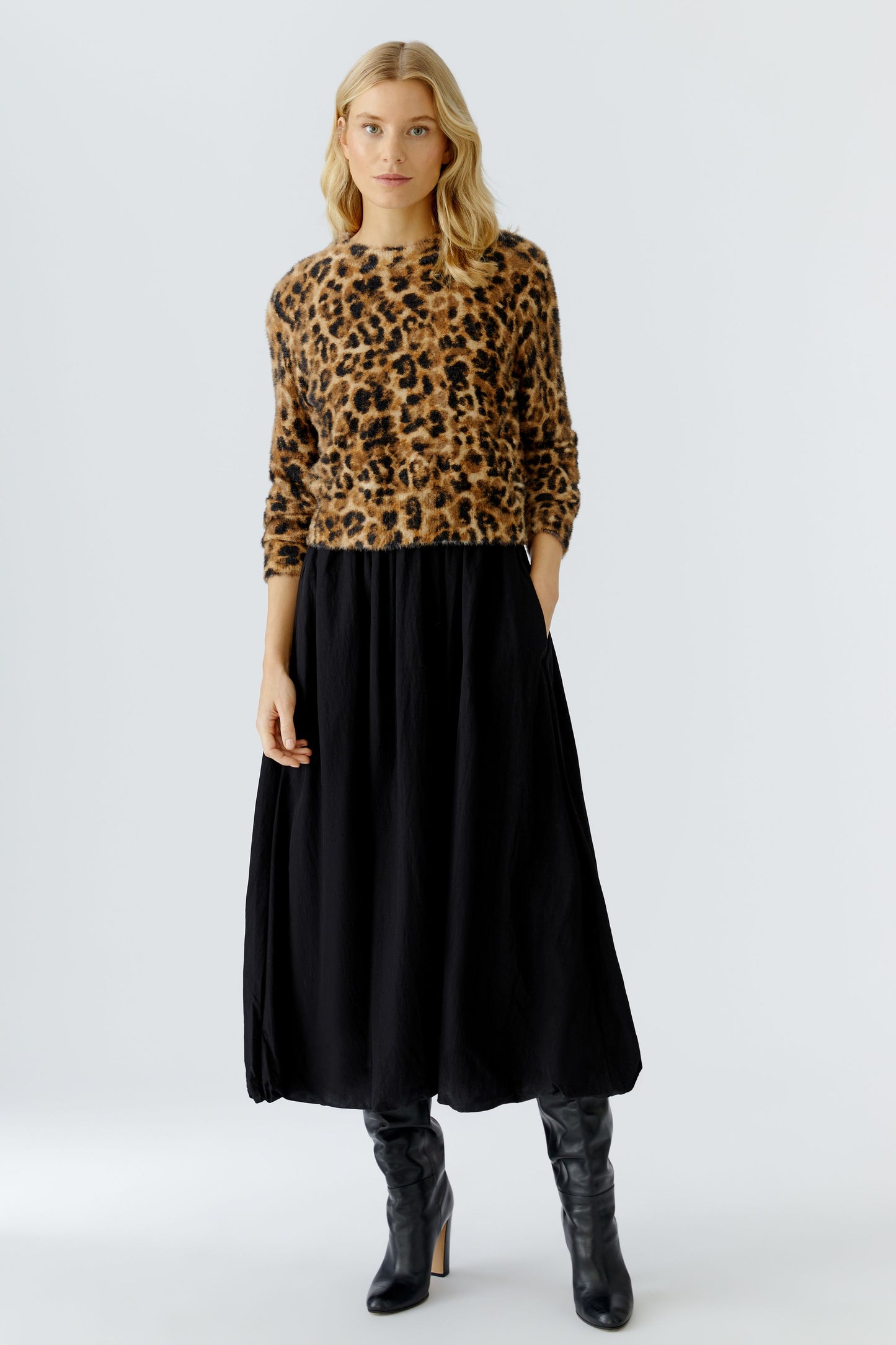 O 86112 Leopard fluffy fitted jumper