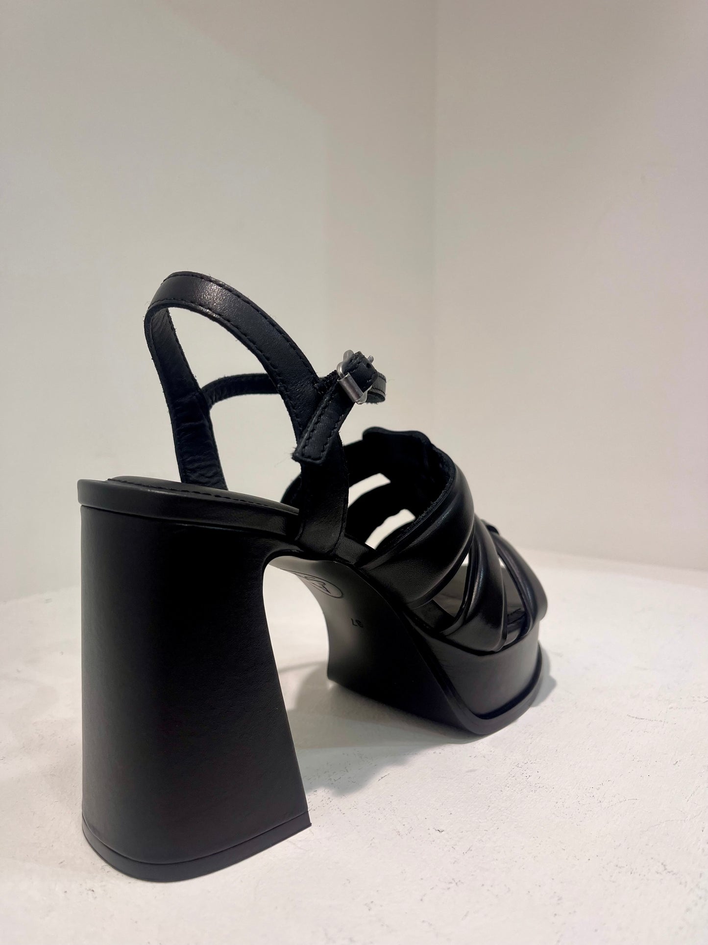 A Mina01 block high heel platform lea sandal