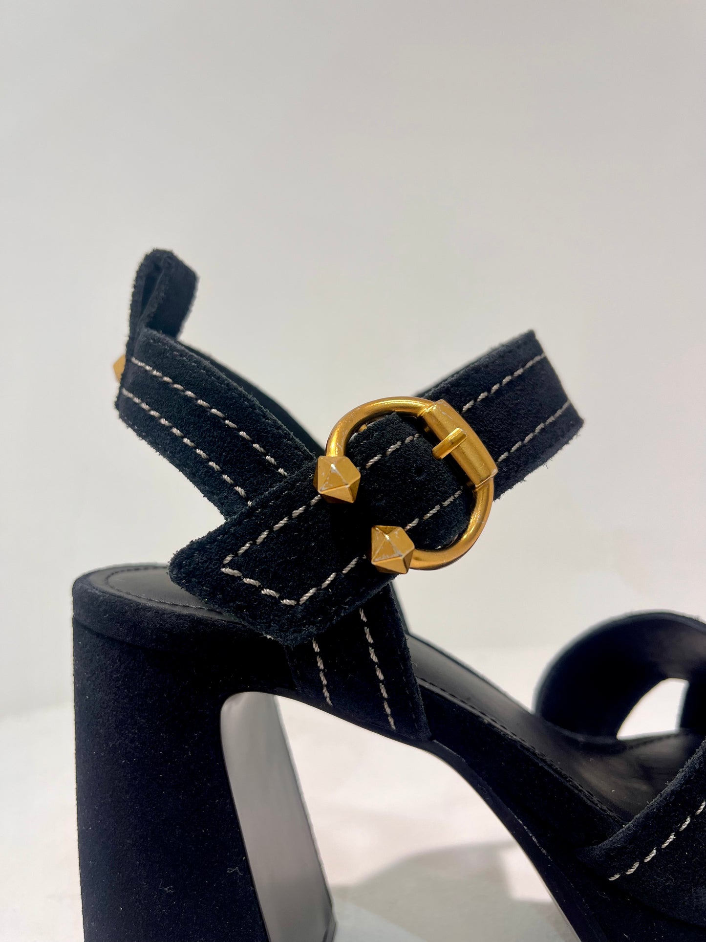 A Melany01 block high heel platform suede sandal