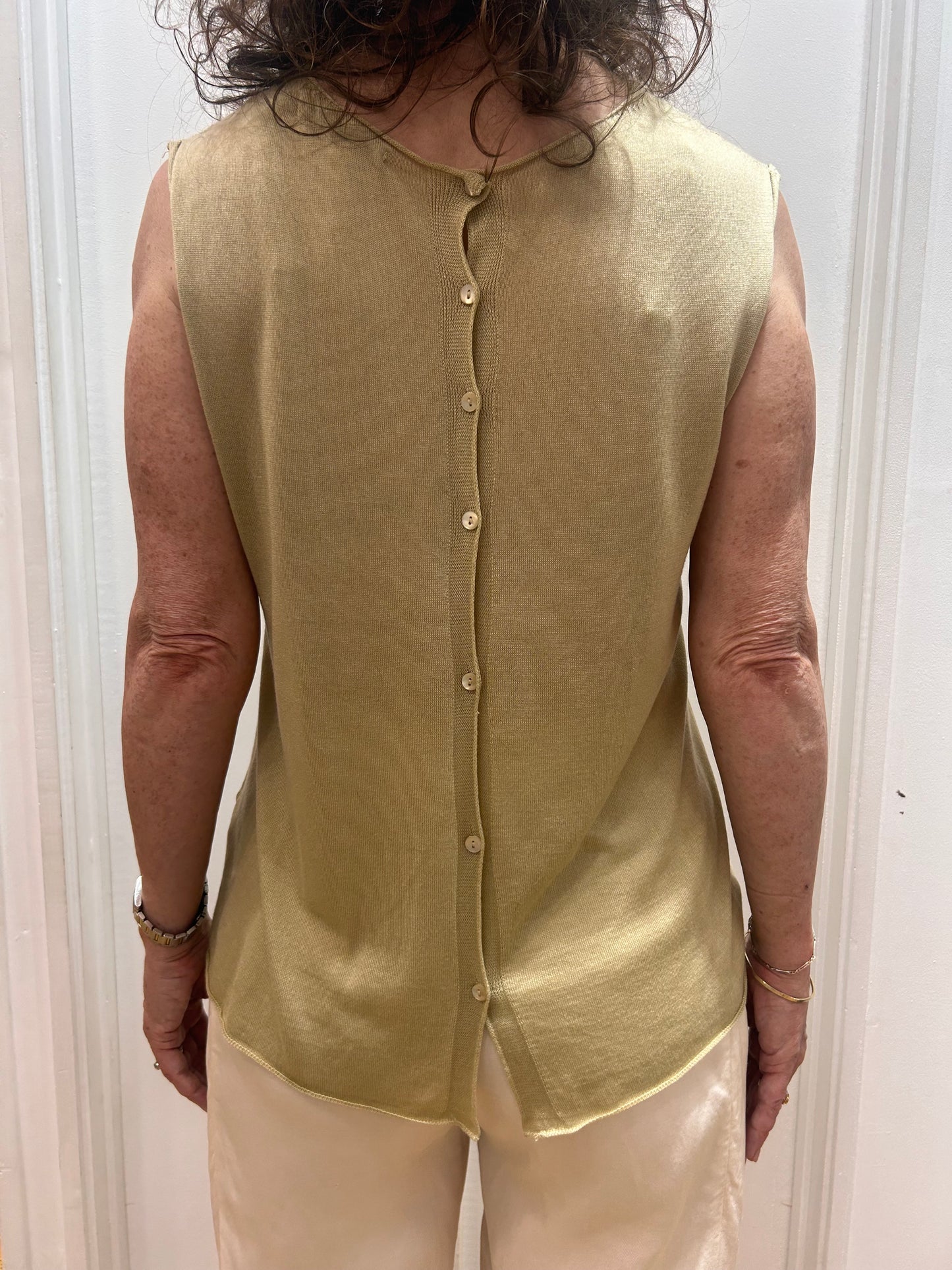T Z0700 Silky knit button back tank