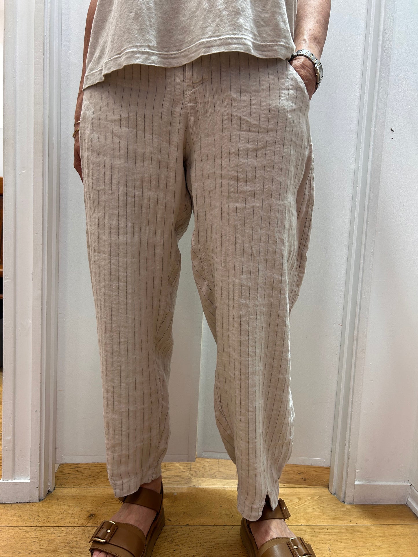 Tr P252 Stab stripe carrot trousers