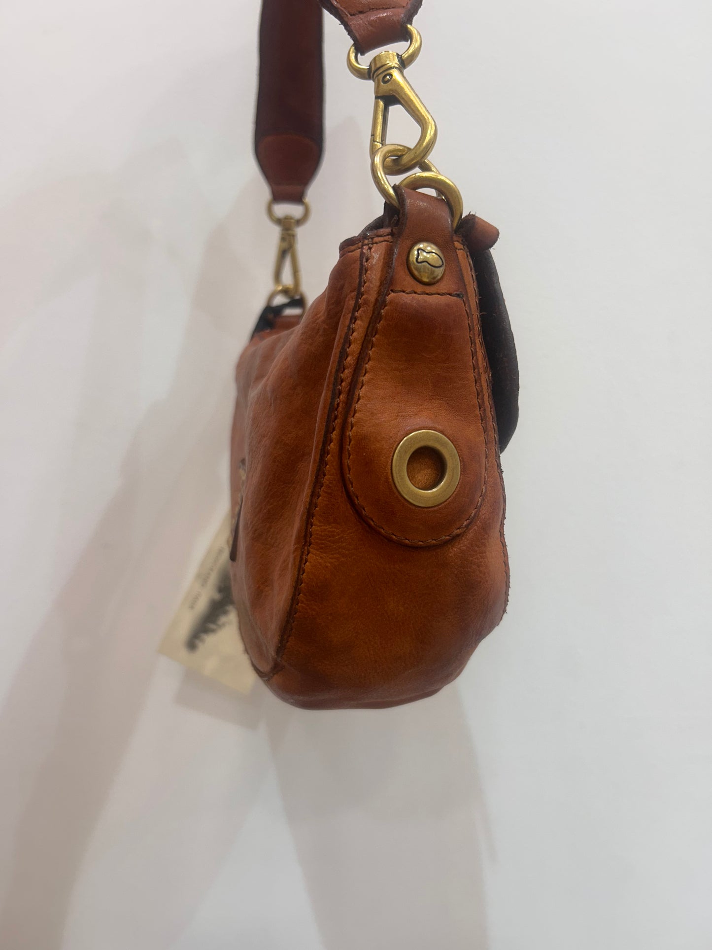 C 42490 Brass knot, pannelled small satchel