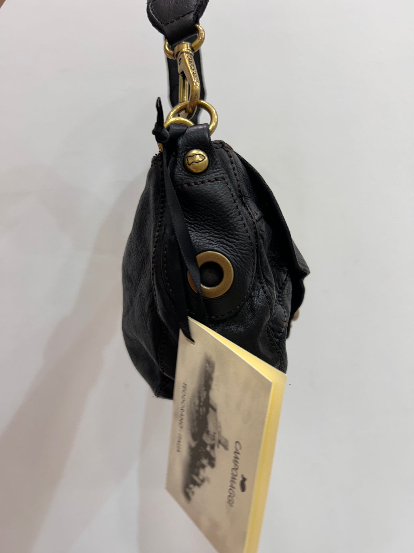 C 42490 Brass knot, pannelled small satchel