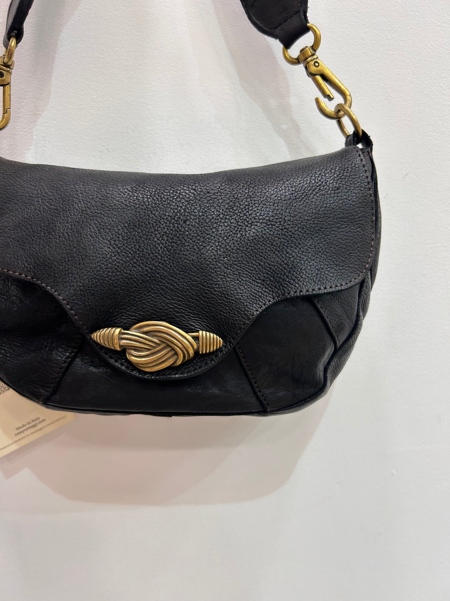 C 42490 Brass knot, pannelled small satchel