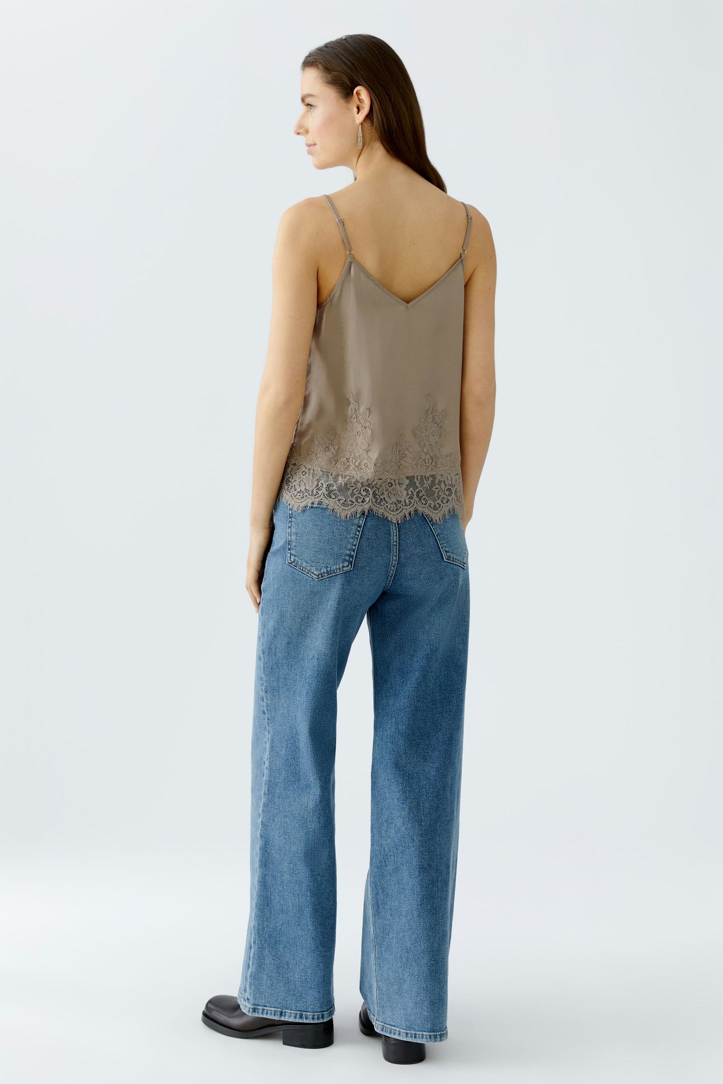 O 94325 Silky lace trim camisole