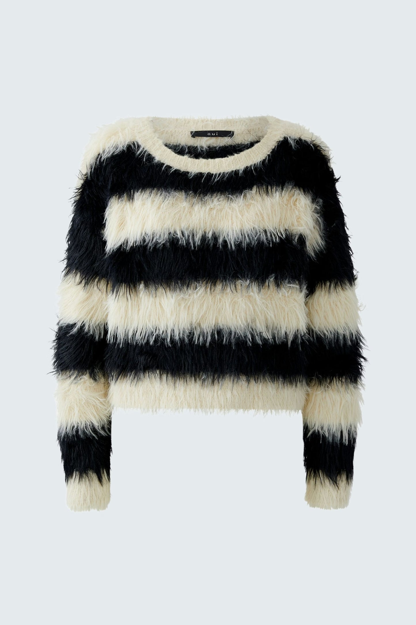 O 95506 fluffy striped pullover