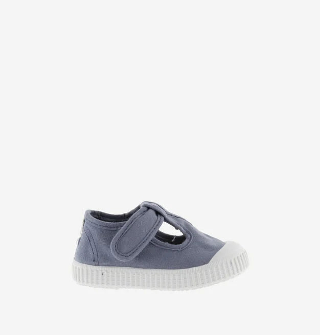 V 1136625 Tbar canvas playshoe