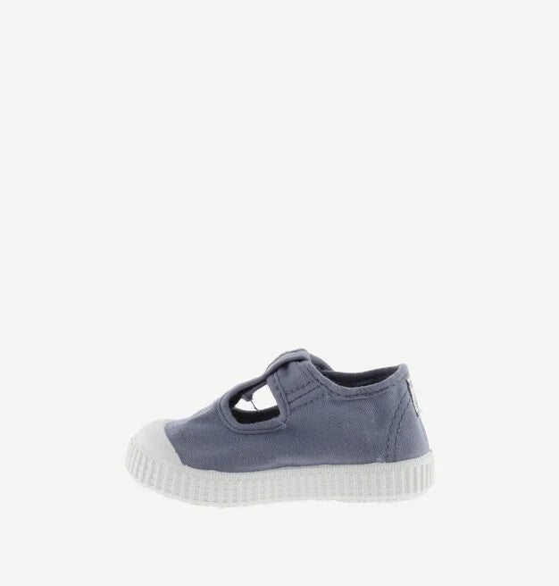 V 1136625 Tbar canvas playshoe