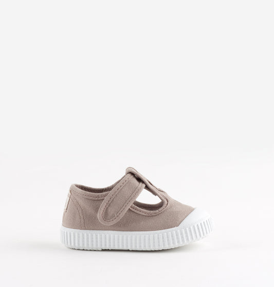 V 136625 Tbar canvas playshoe beige