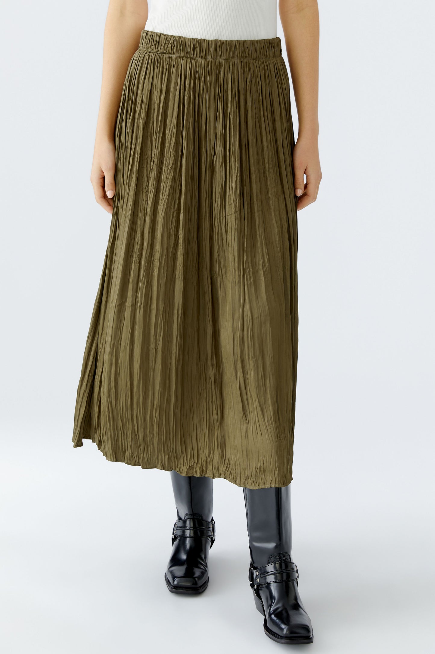 O 88975 Crinkle pleat silky skirt