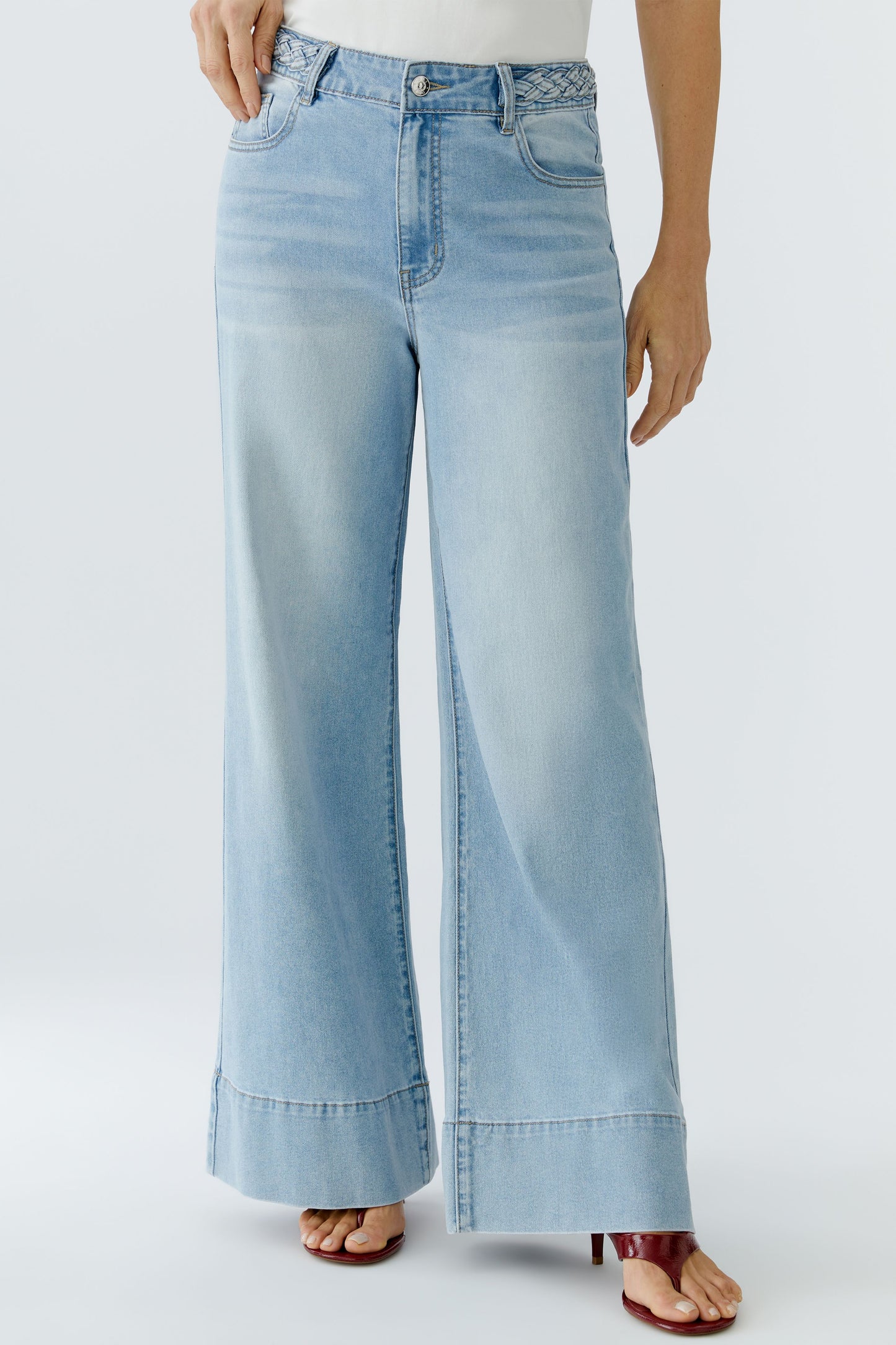 O 96819 Wide leg jeans with plait trim