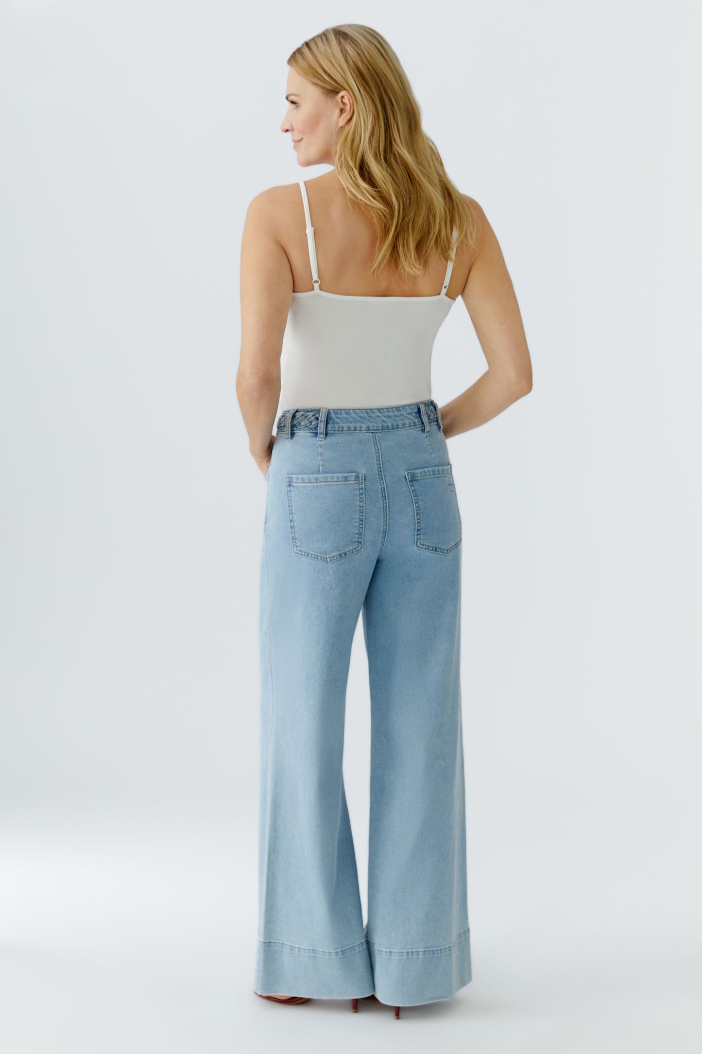 O 96819 Wide leg jeans with plait trim