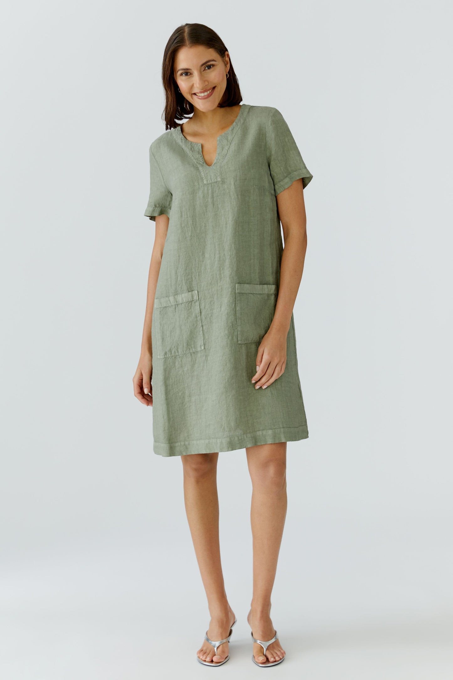 O 97170 Linen shaped notch neck dress