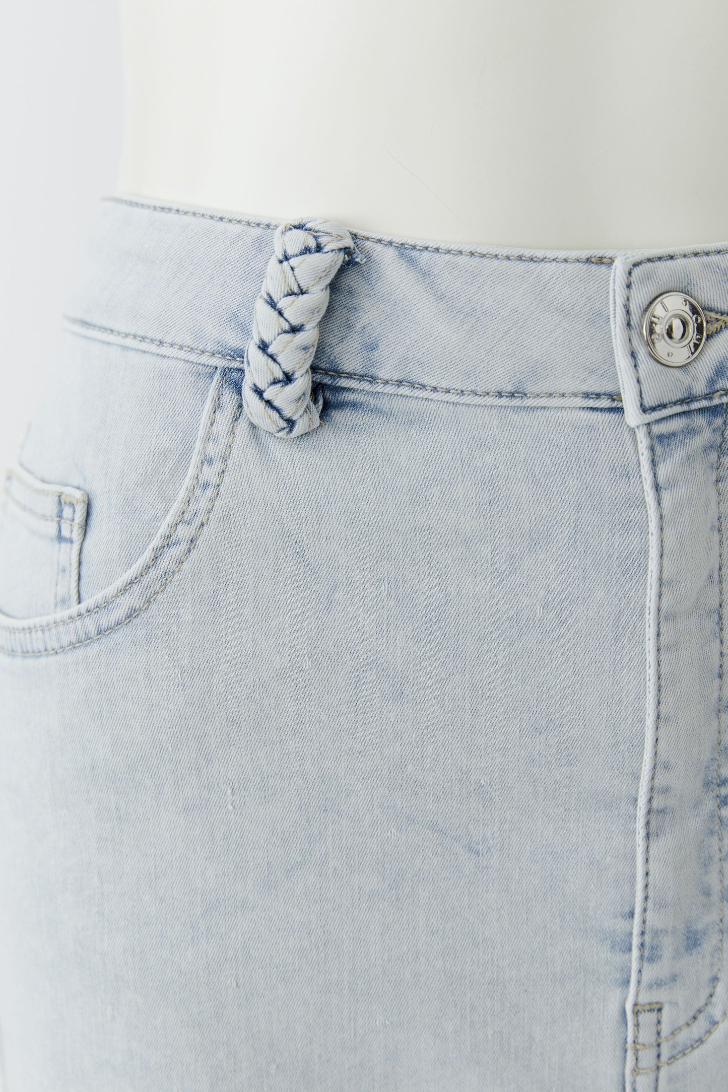 O 97186 Denim midi skirt