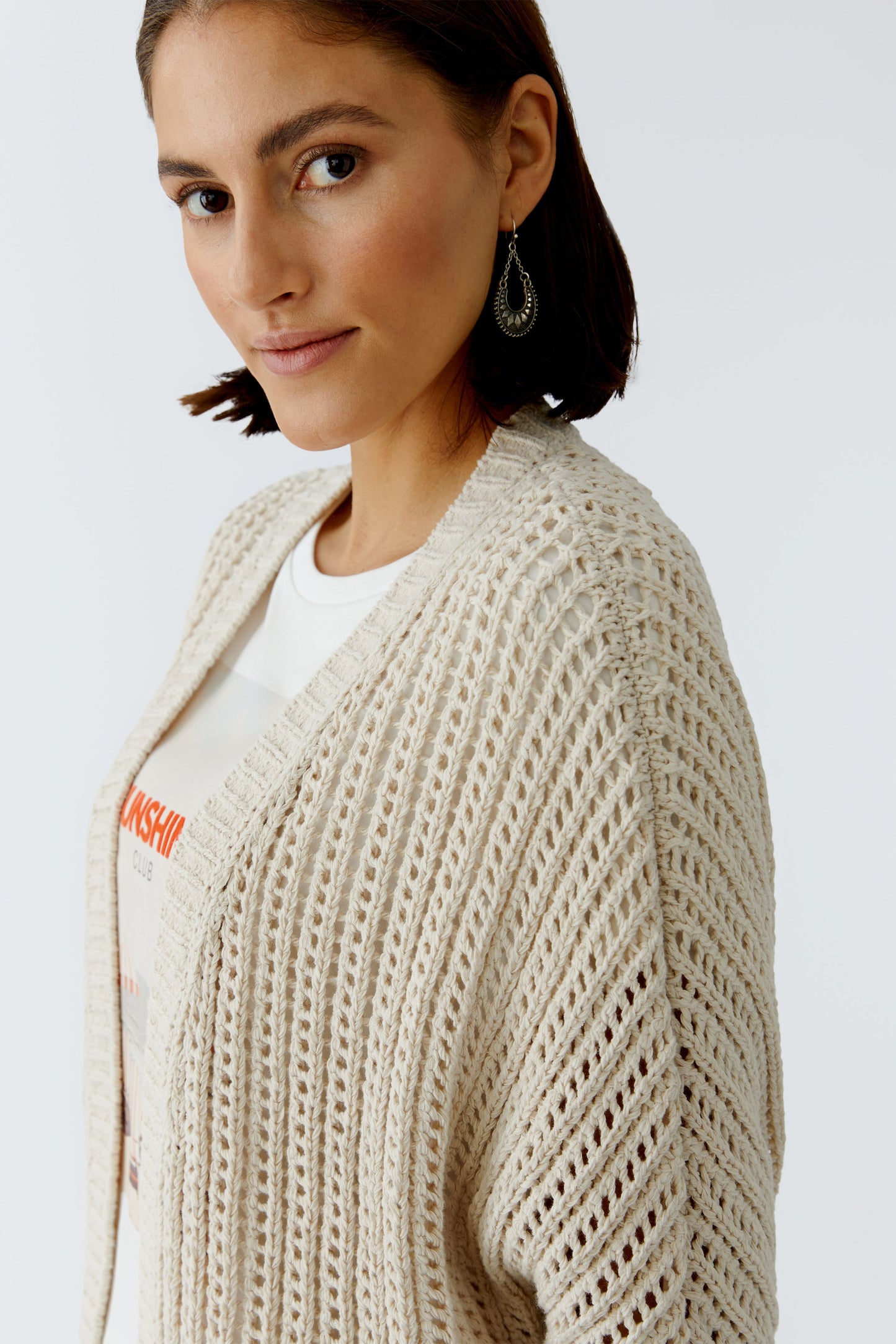 O 97326 Open weave and decorative knit cardi