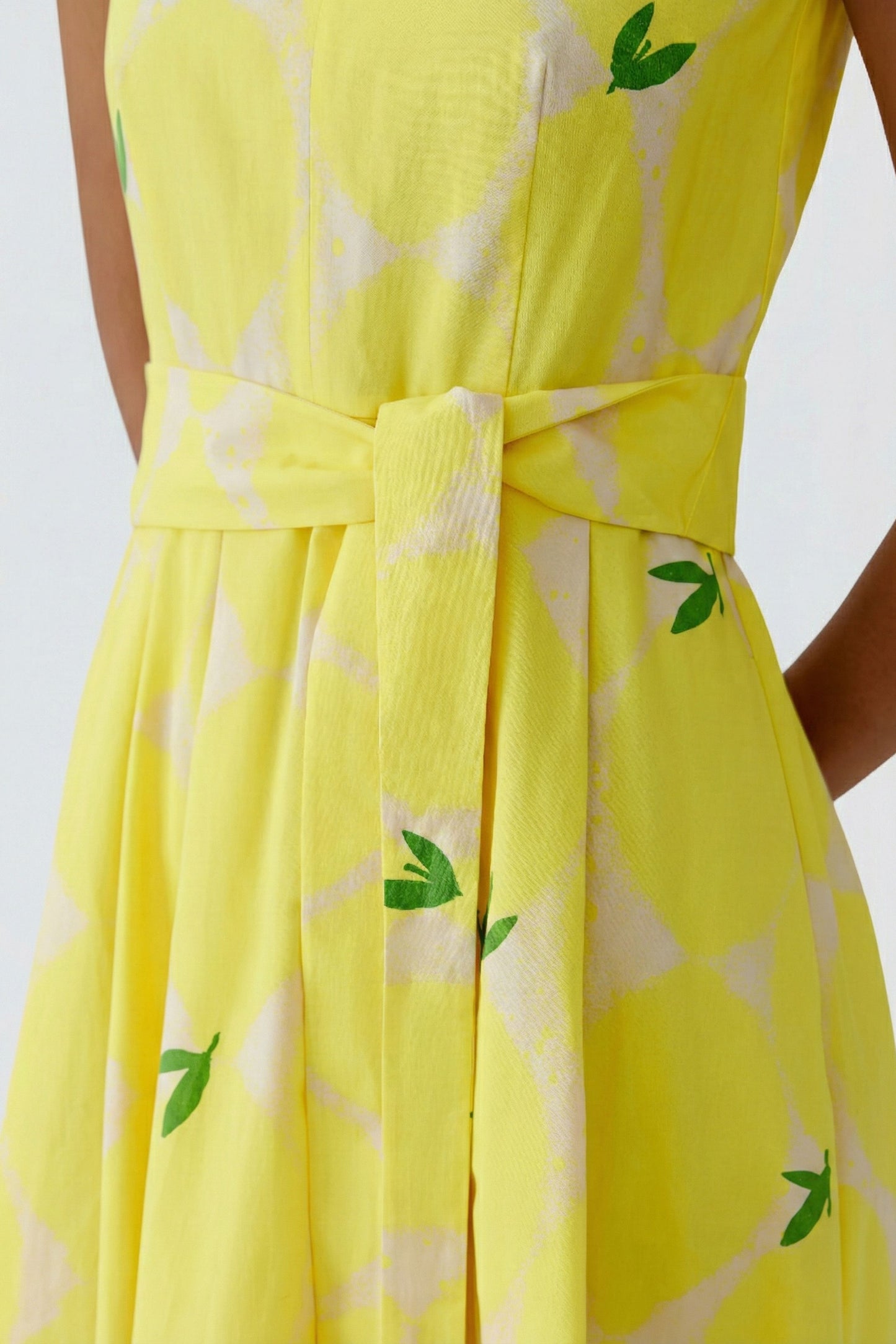 O 97347 Lemon print vintage style dress