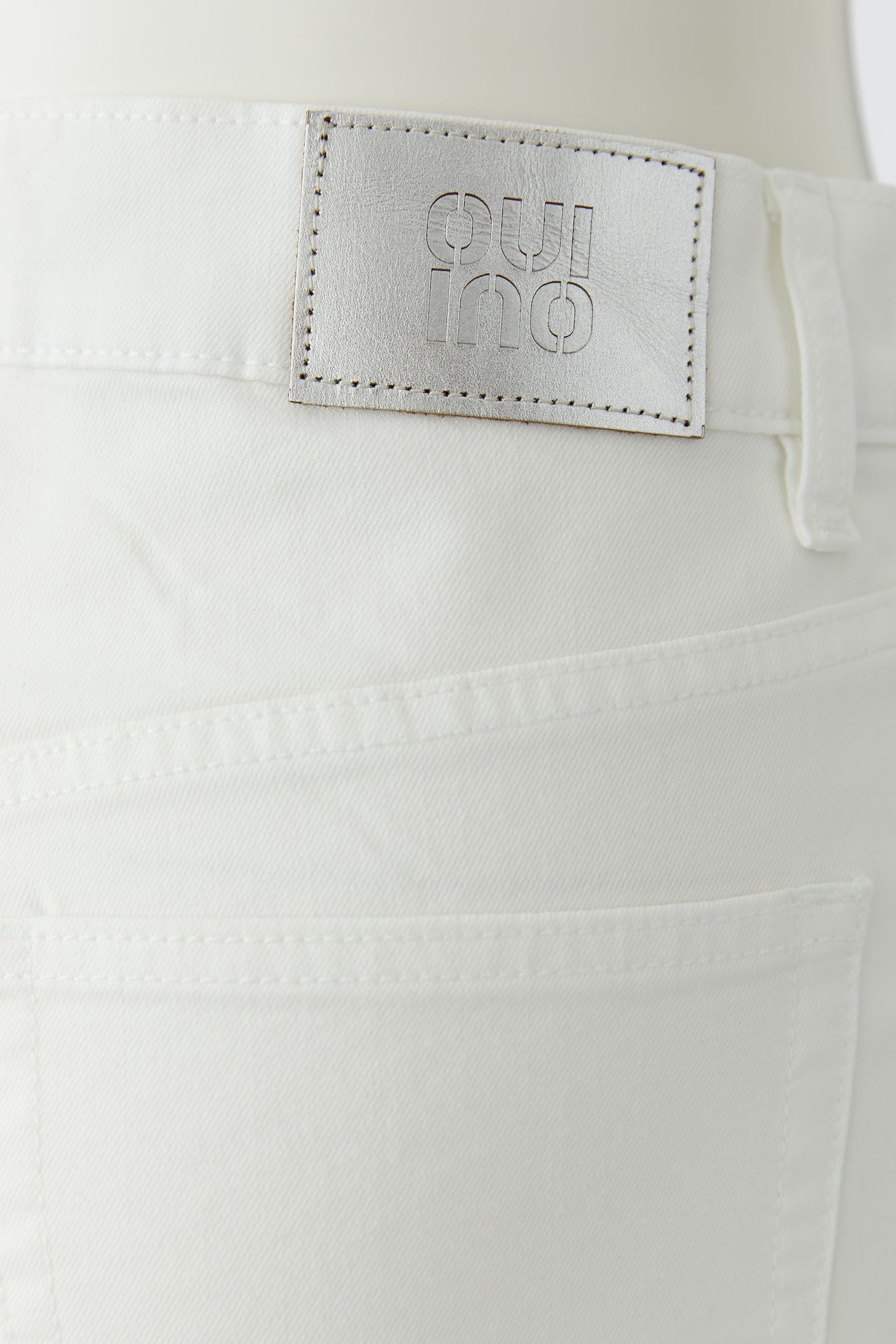 O 97478 Broderie hem bootleg jeans