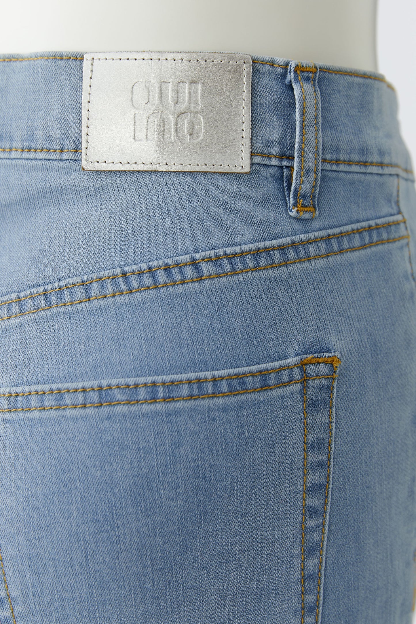 O 97658 Broderie raw hem bootleg jeans