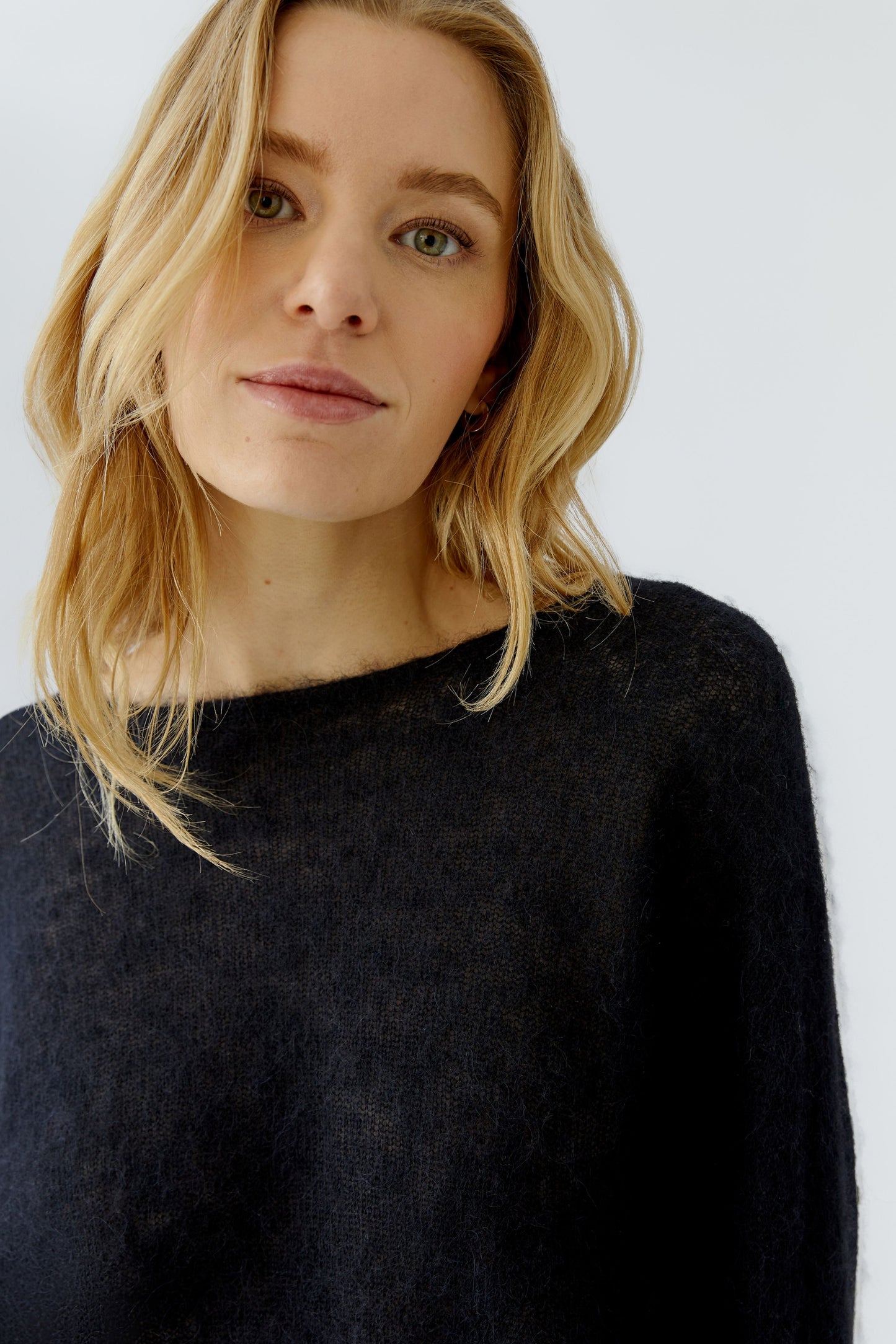 O 97856 Light batwing jumper