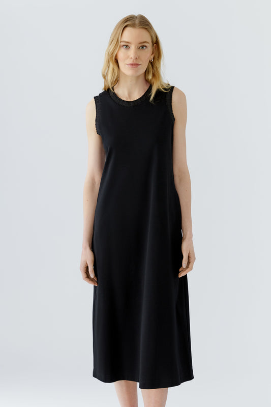 O 98820 Sleeveless dress
