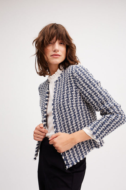 O 85800 Open weave collarless jacket