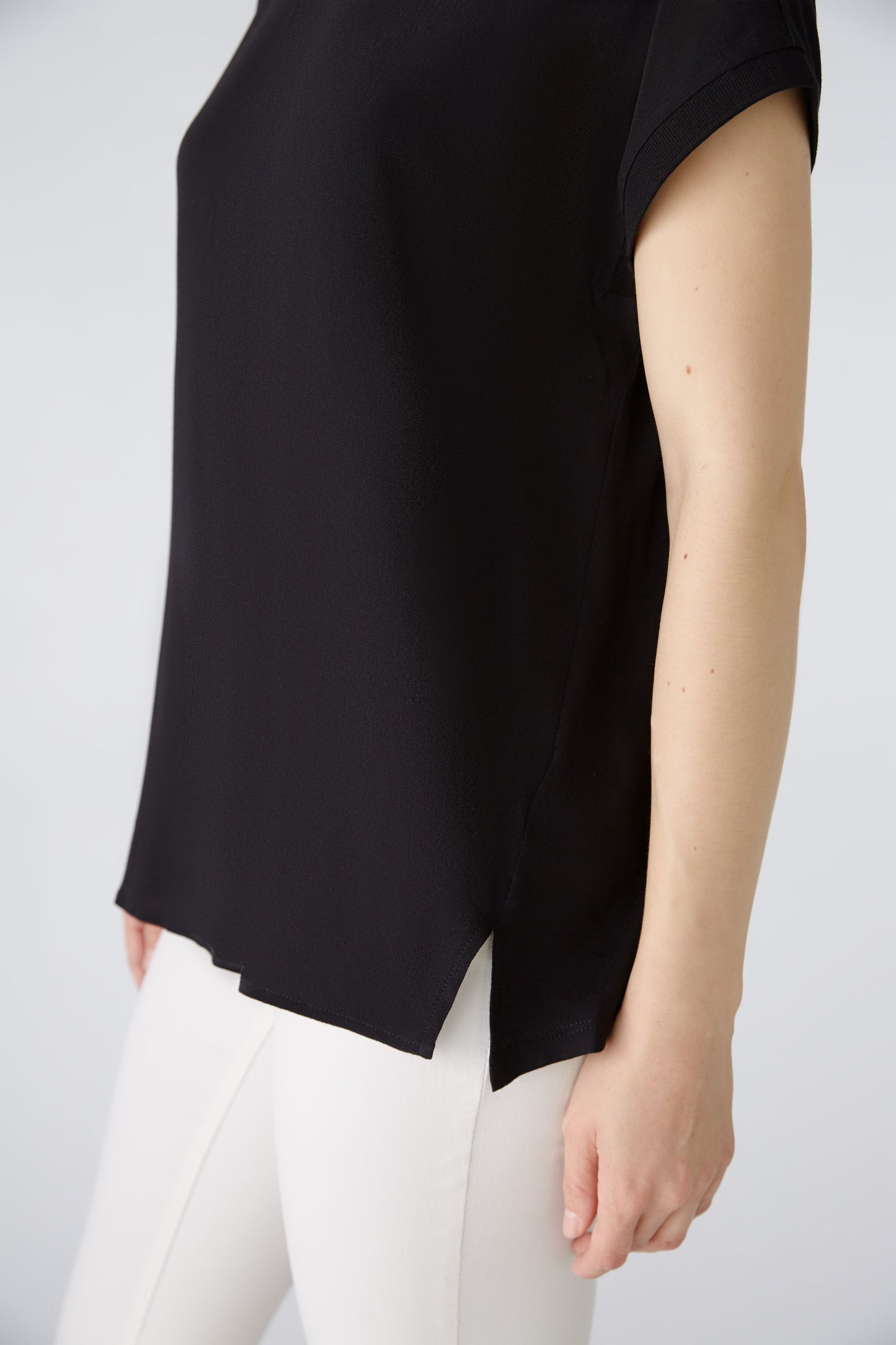 O 88335 S/S Viscose jersey back blouse