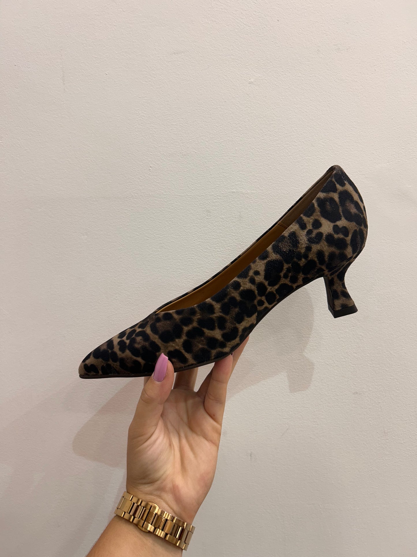 PM 29370 Leo kitten heel court shoe