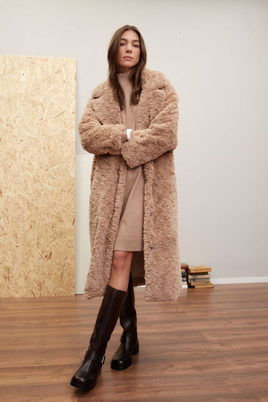 O 89835 Cuddle faux fur coat