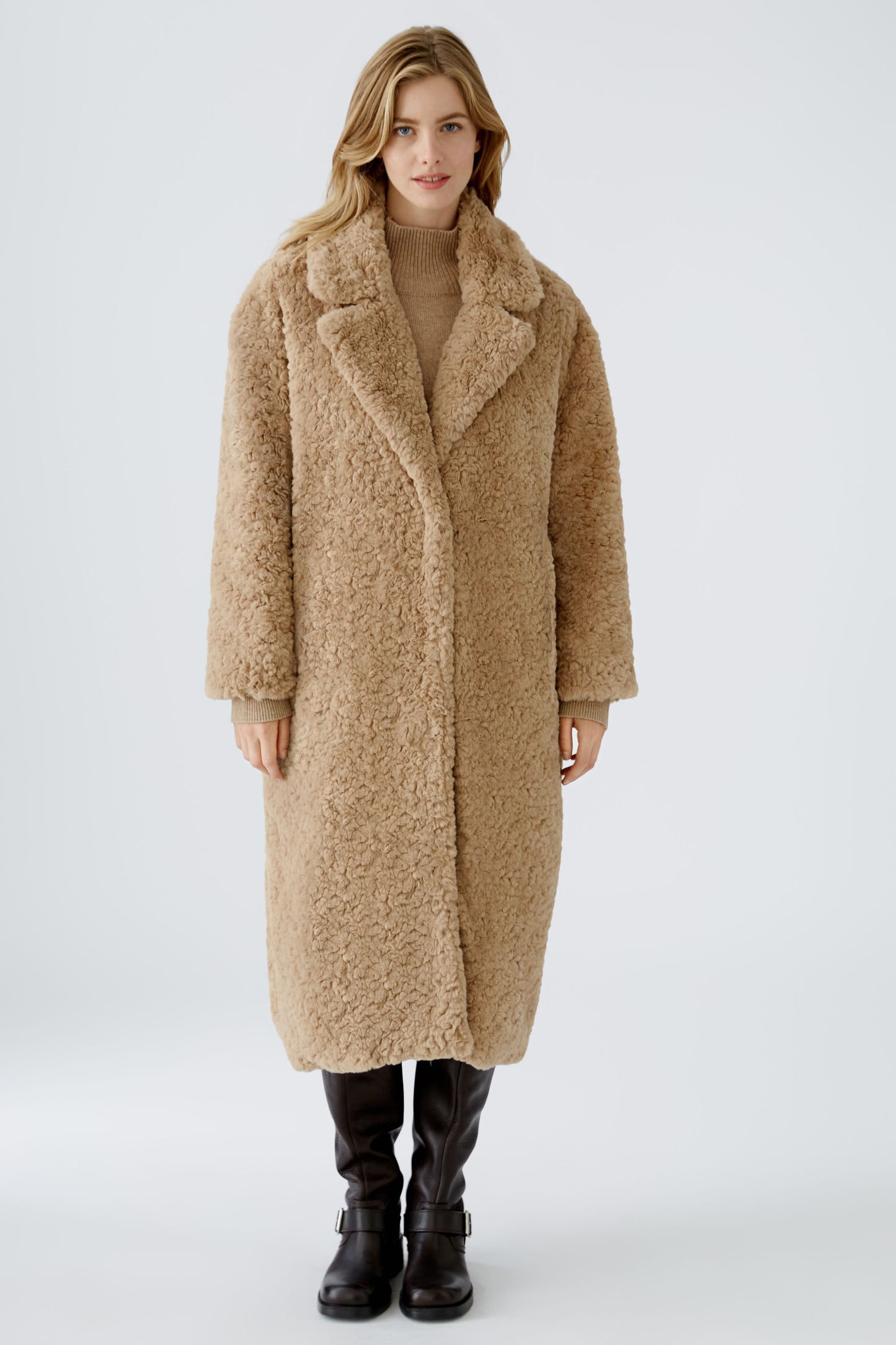 O 89835 Cuddle faux fur coat