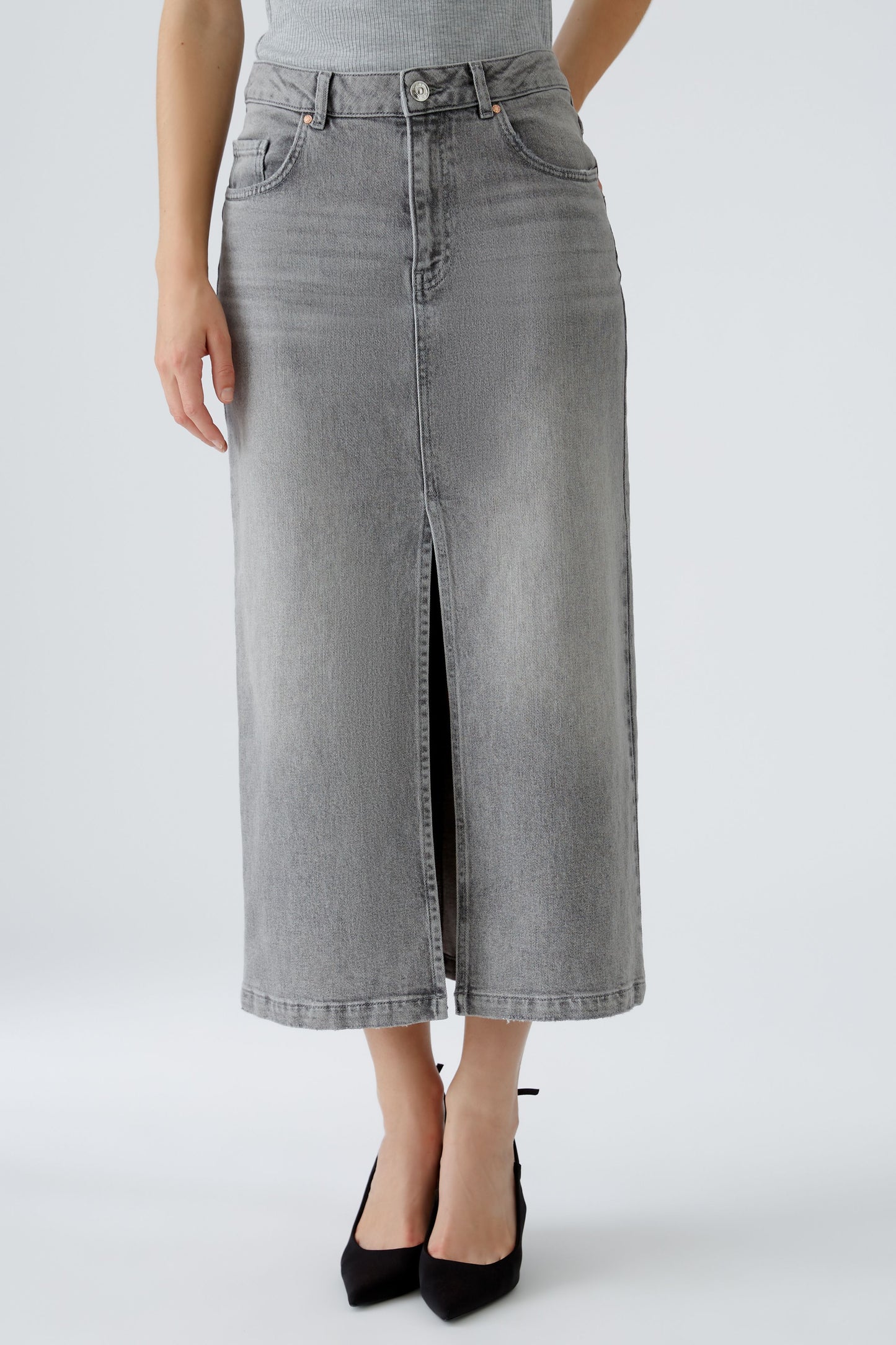 O 88979 Denim split front skirt