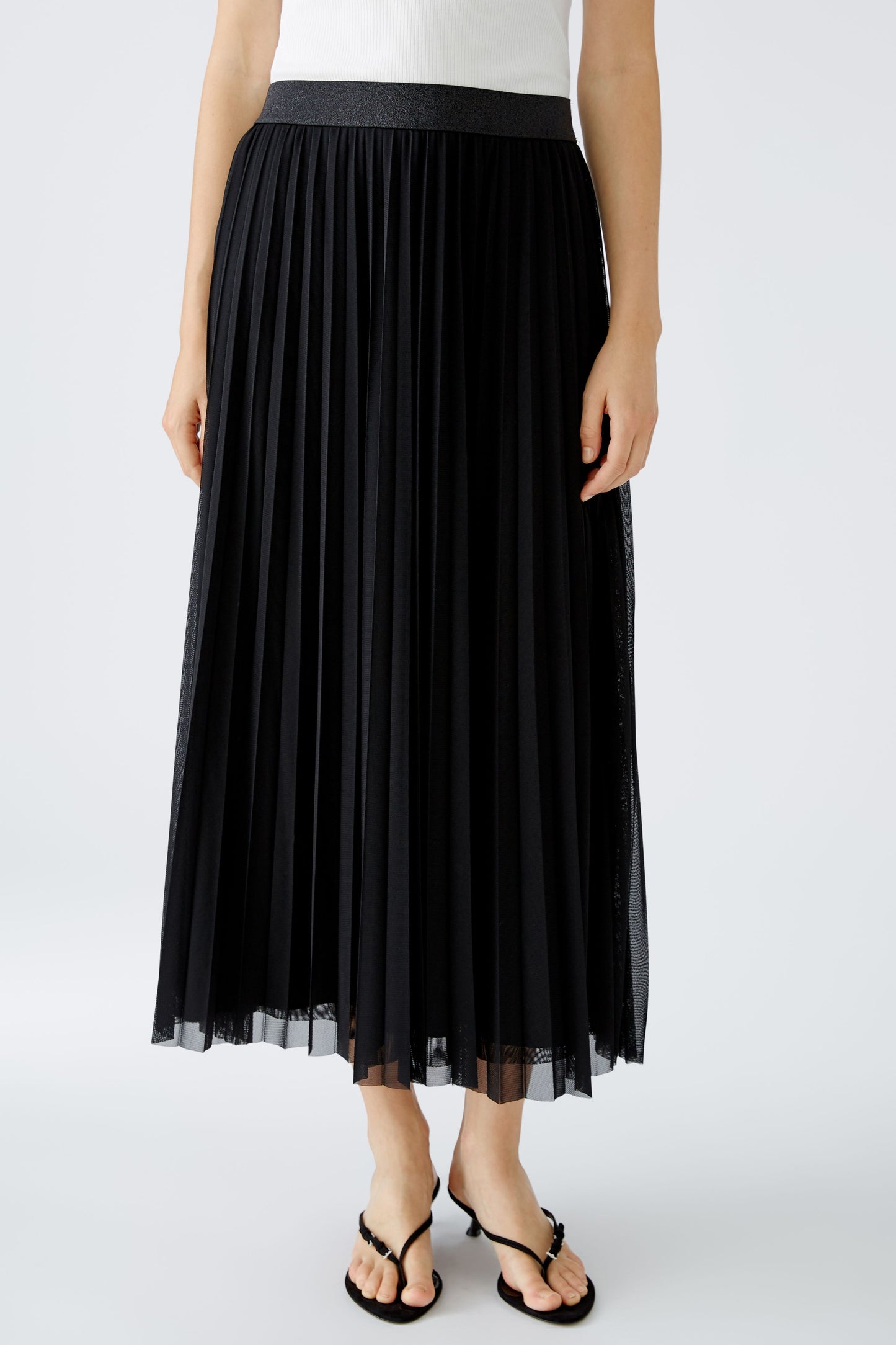 O 90085 Mesh pleat skirt