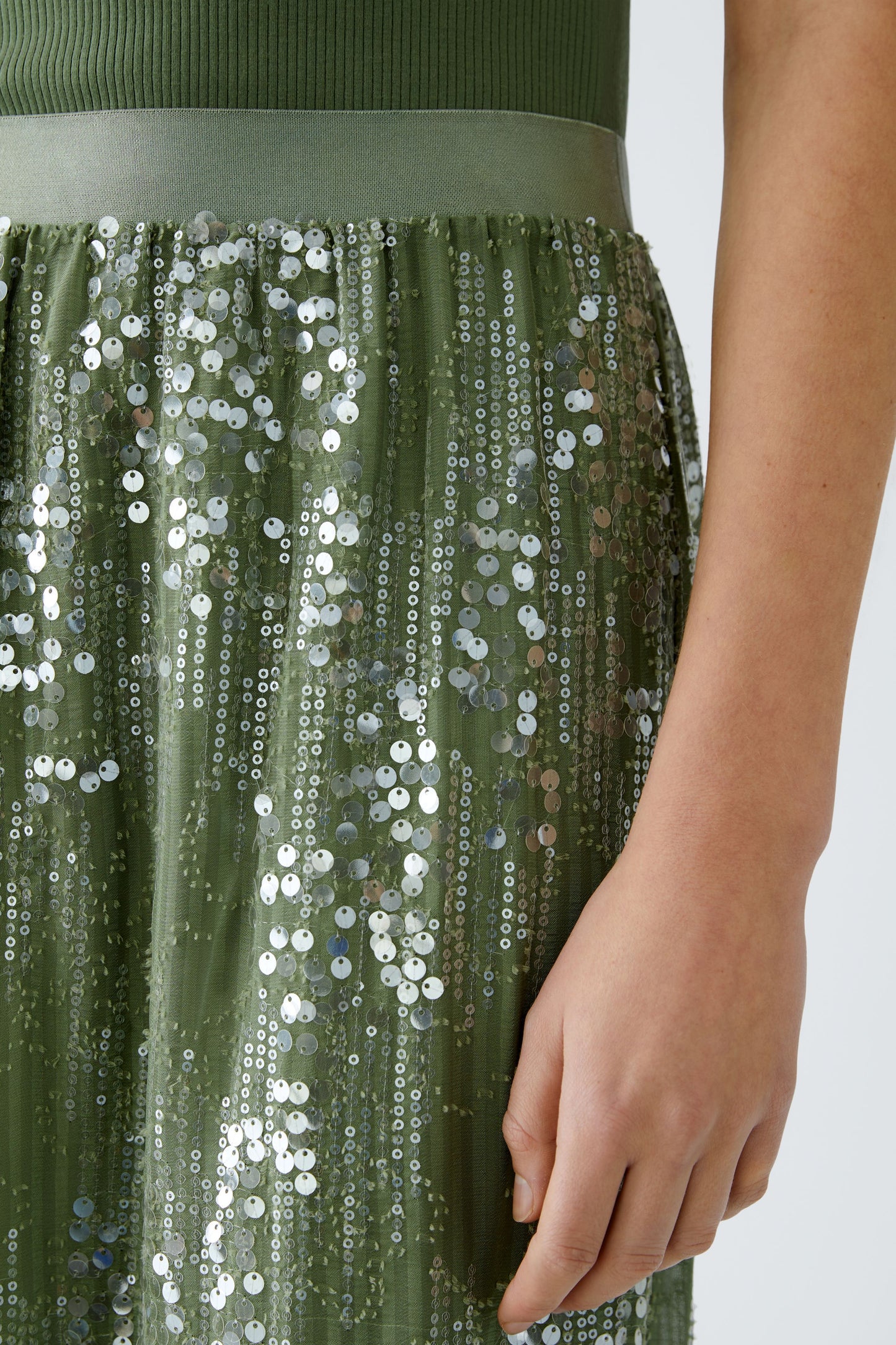 O 93093 Shimmer sequin straight skirt