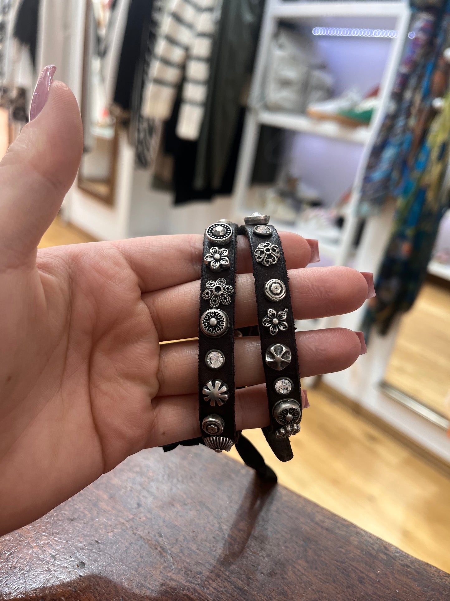 C C002270nd-brown Floral stud bracelet with buckle.