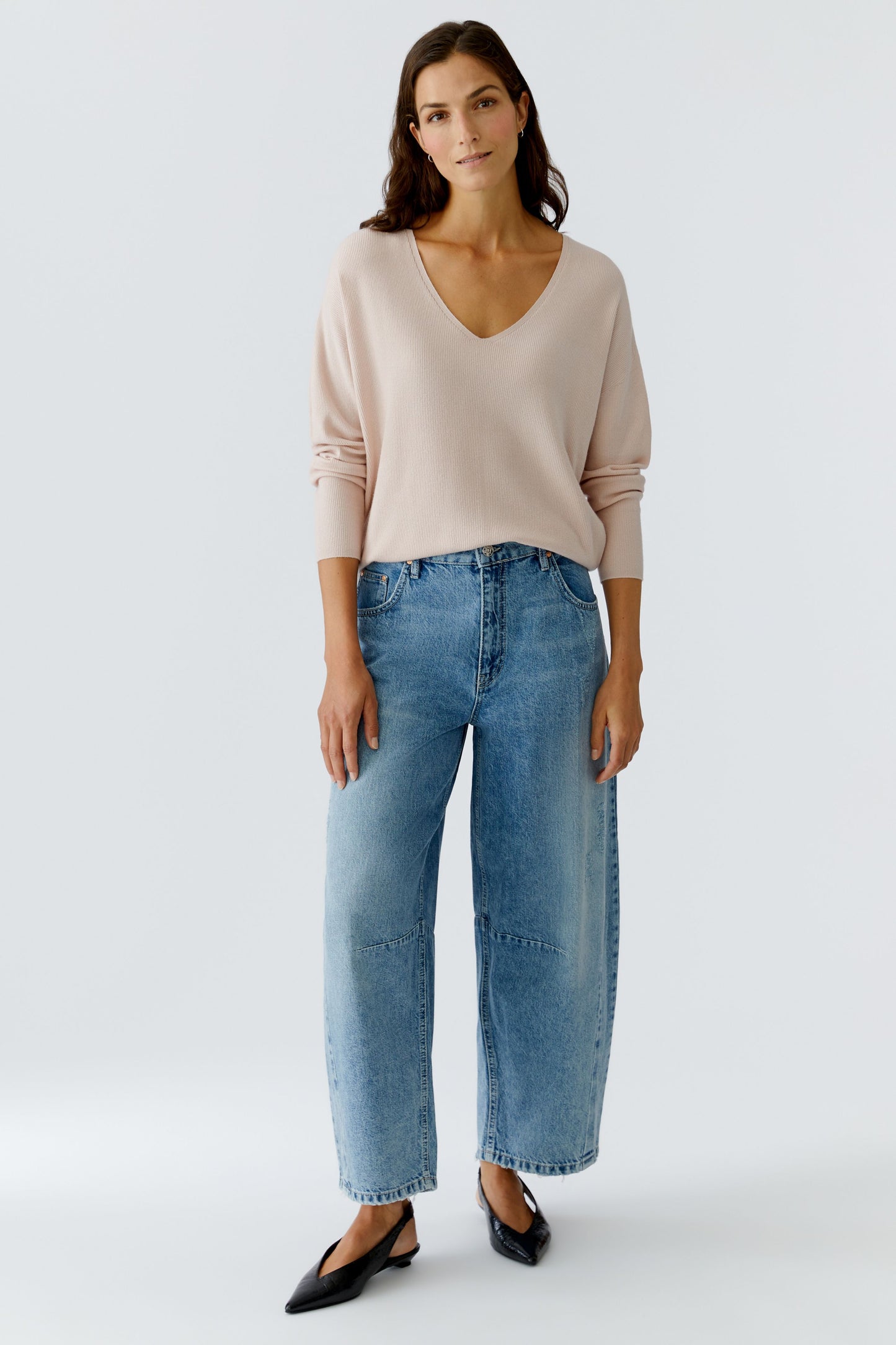 O 93708 Freyja v neck jumper