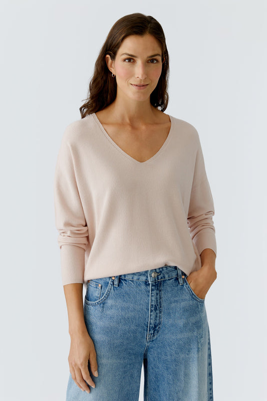 O 93708 Freyja v neck jumper