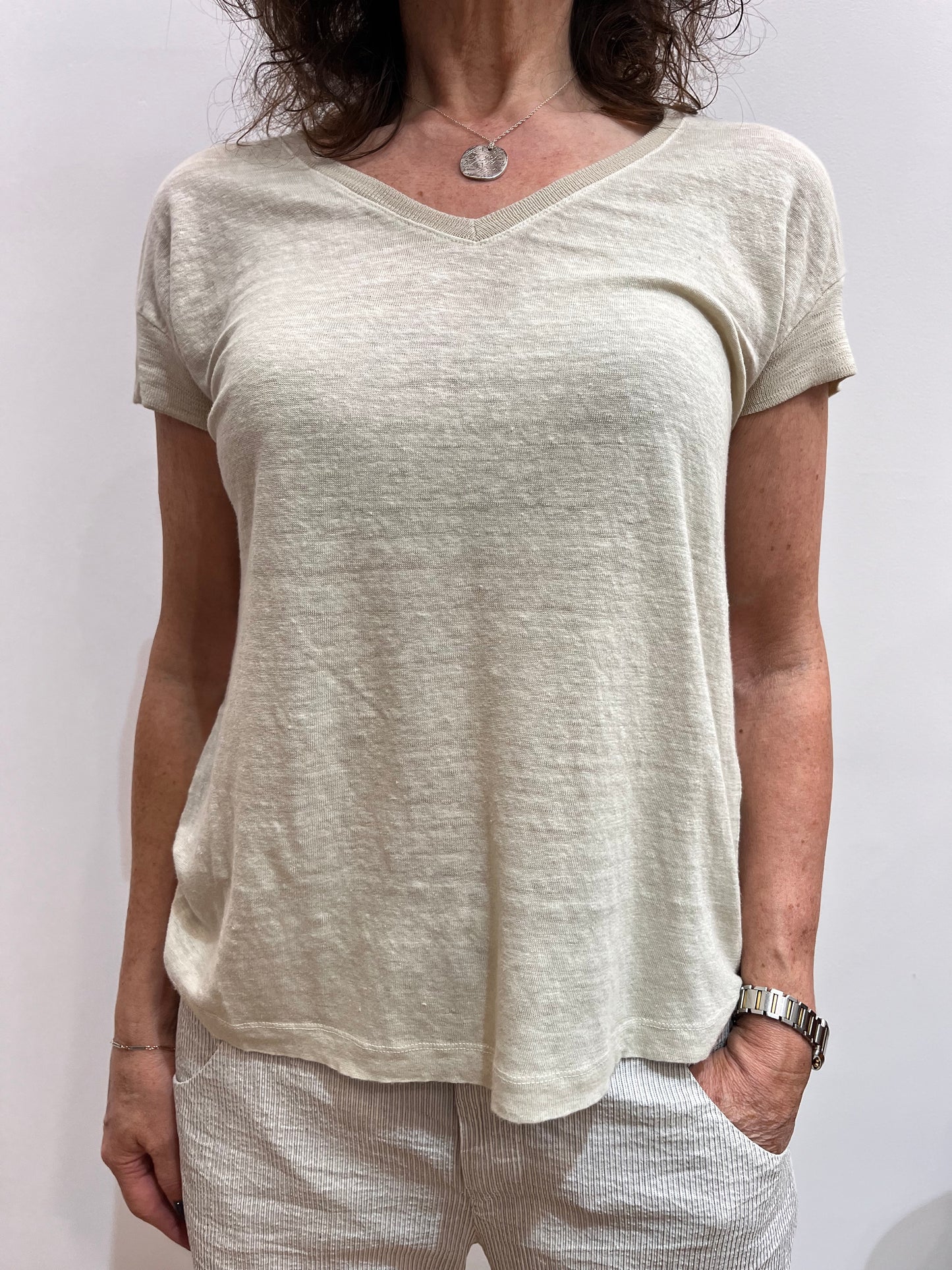 TR WK208 V-neck linen Tshirt