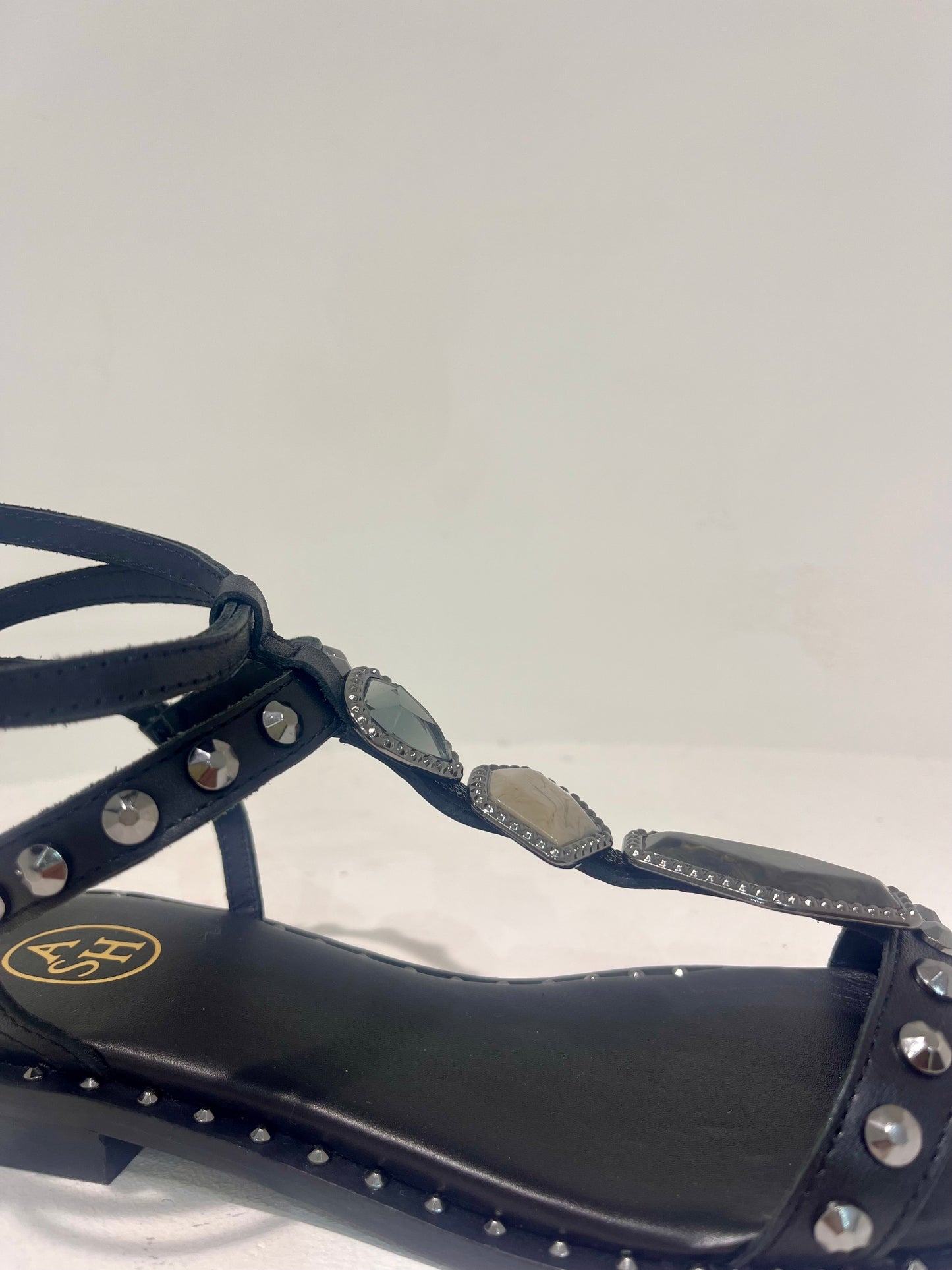 A Penny04 jewel stones sandals
