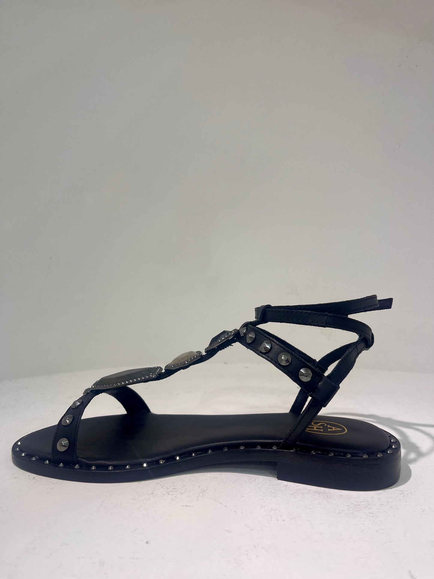 A Penny04 jewel stones sandals