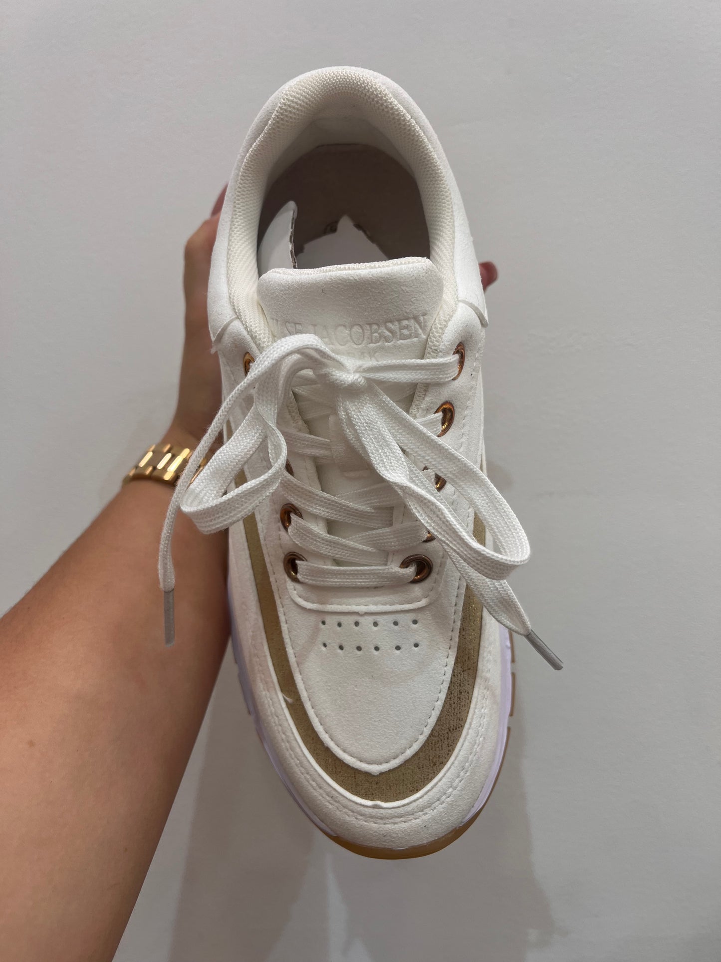 IJ Tilia 4072 trainer